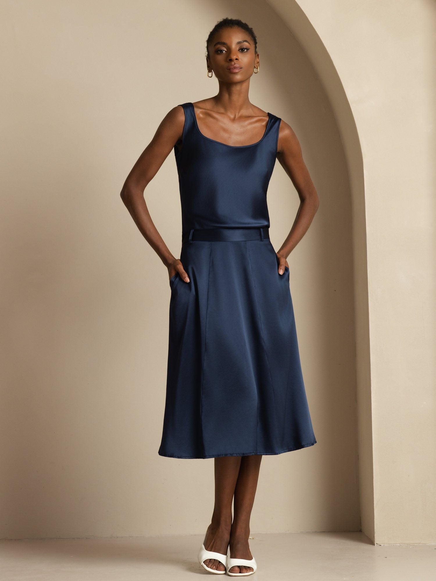 [Tummansininen] SilkSilky-FI 19Momme Silkki Skirt 001