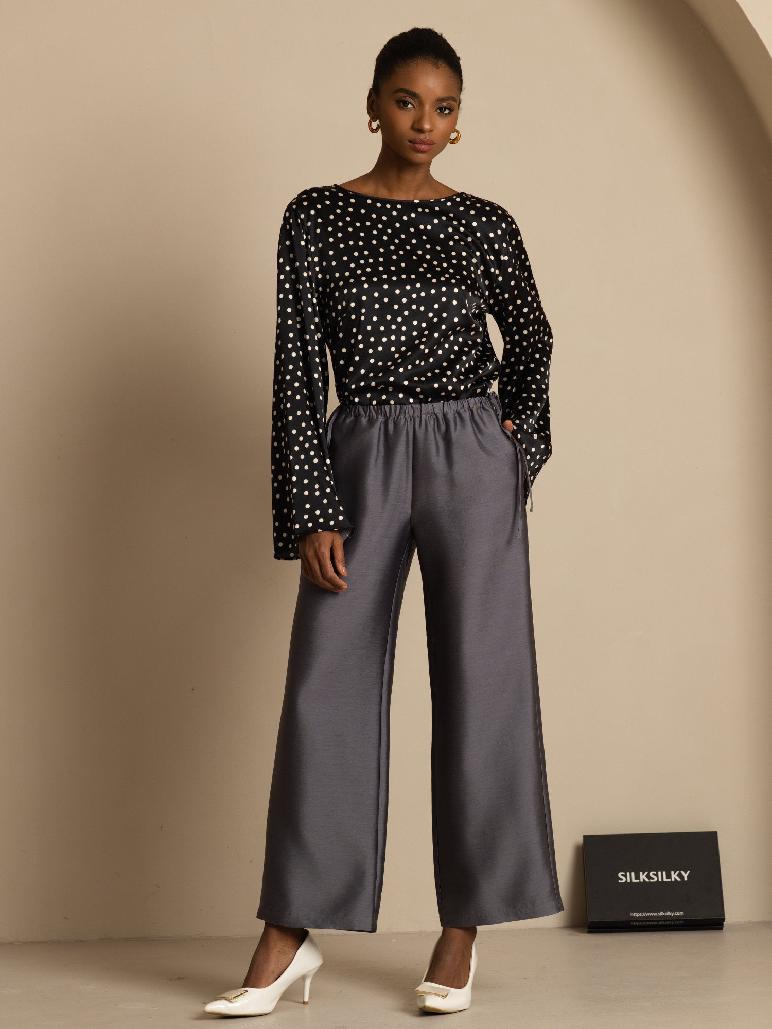 [Pilkkukuvio] SilkSilky-FI 19Momme Bell Sleeve Blouse 008