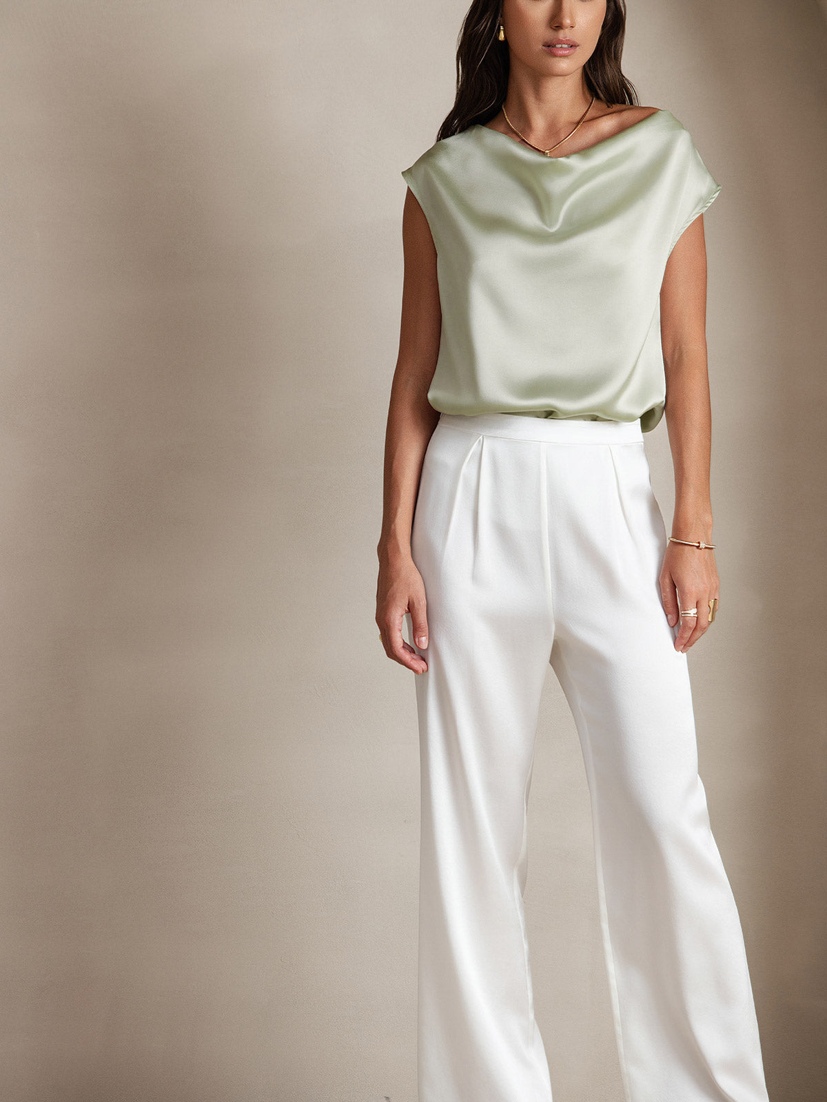 [Vaaleanvihreä] SilkSilky-FI 19Momme Silk Sleeveless Cowl Neck Naisten T-paita 005