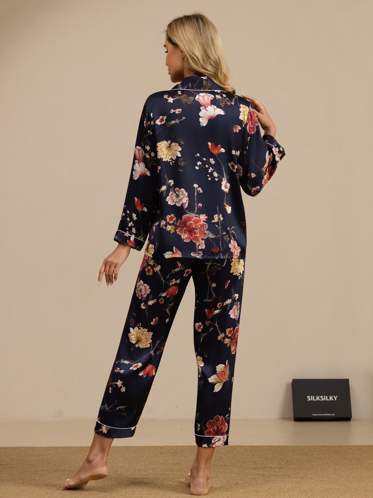 [Laivasto Kukka] SilkSilky-FI Long Sleeve Notkokaulus Naisten Pyjamat 002