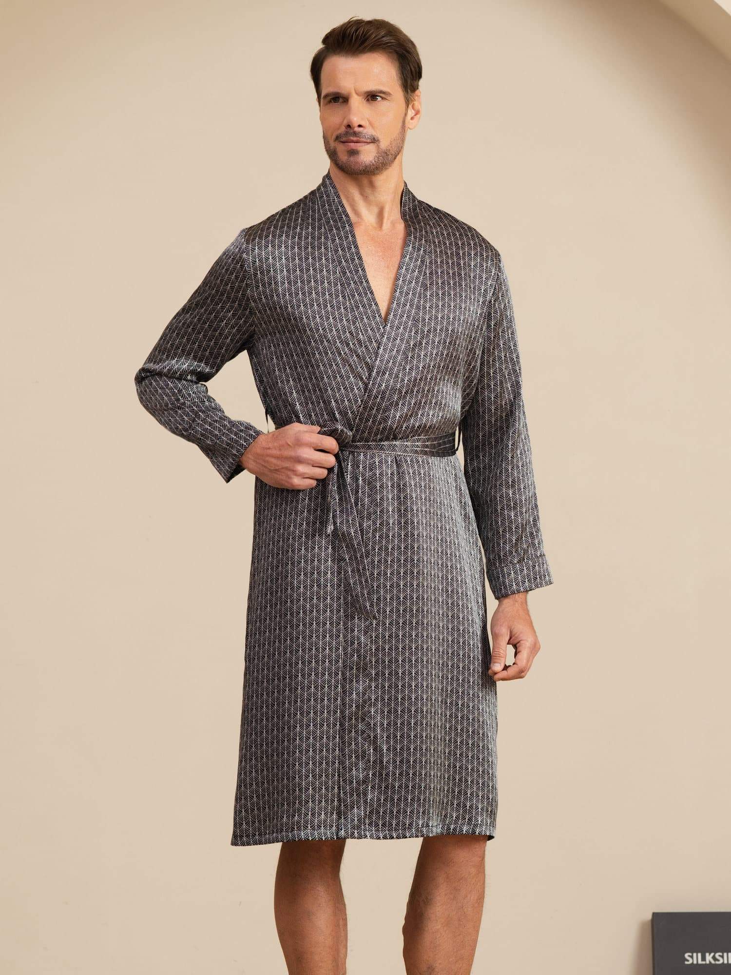 [Musta Ginkgo] SilkSilky-FI Long Sleeve V Neck Miesten Aamutakki 001