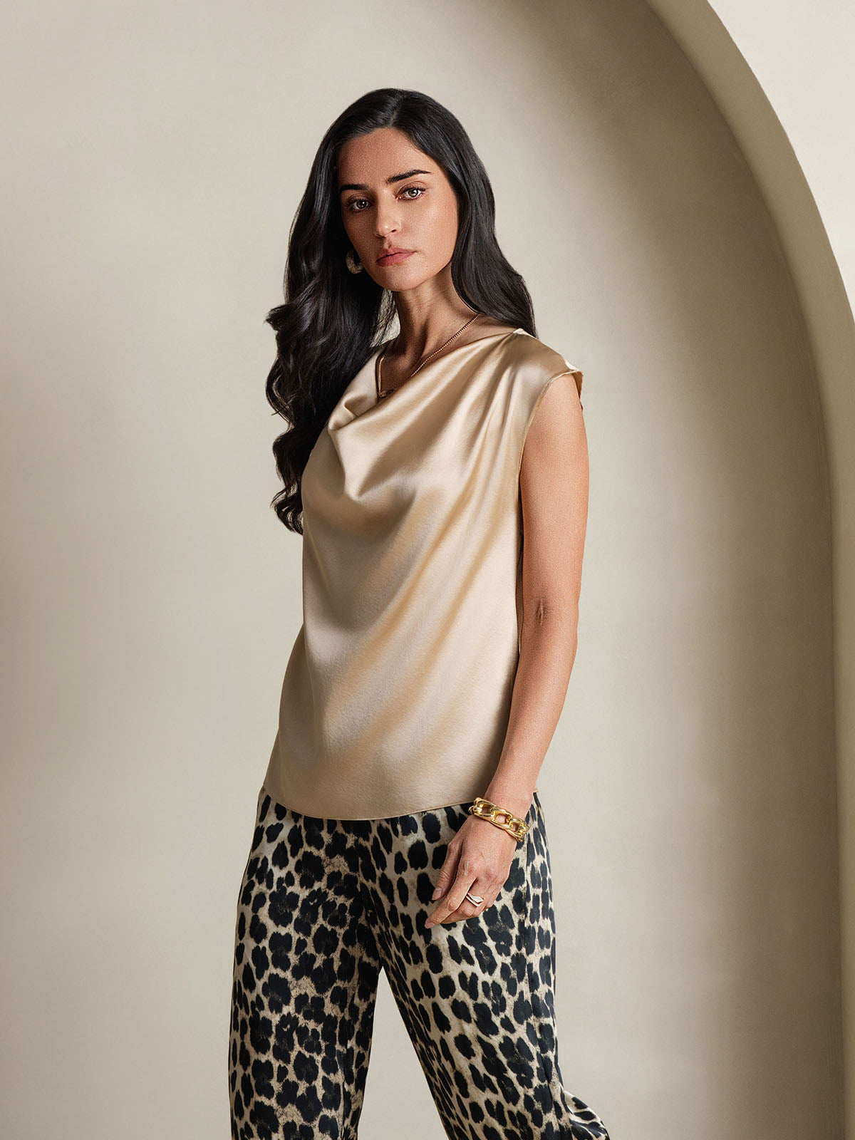[Samppanja] SilkSilky-FI 19Momme Silk Sleeveless Cowl Neck Naisten T-paita 005