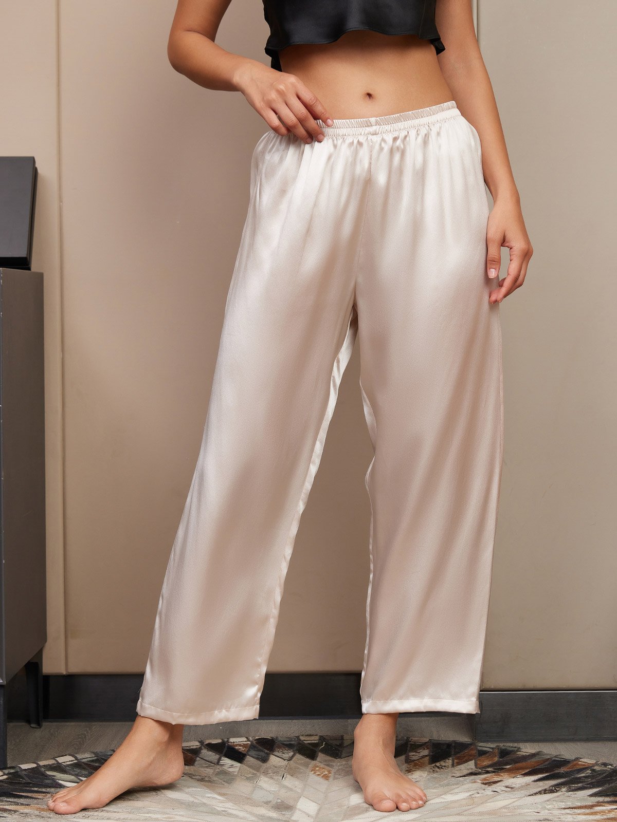 [Vaaleanbeige] SilkSilky-FI Womens Sleep Bottoms 001