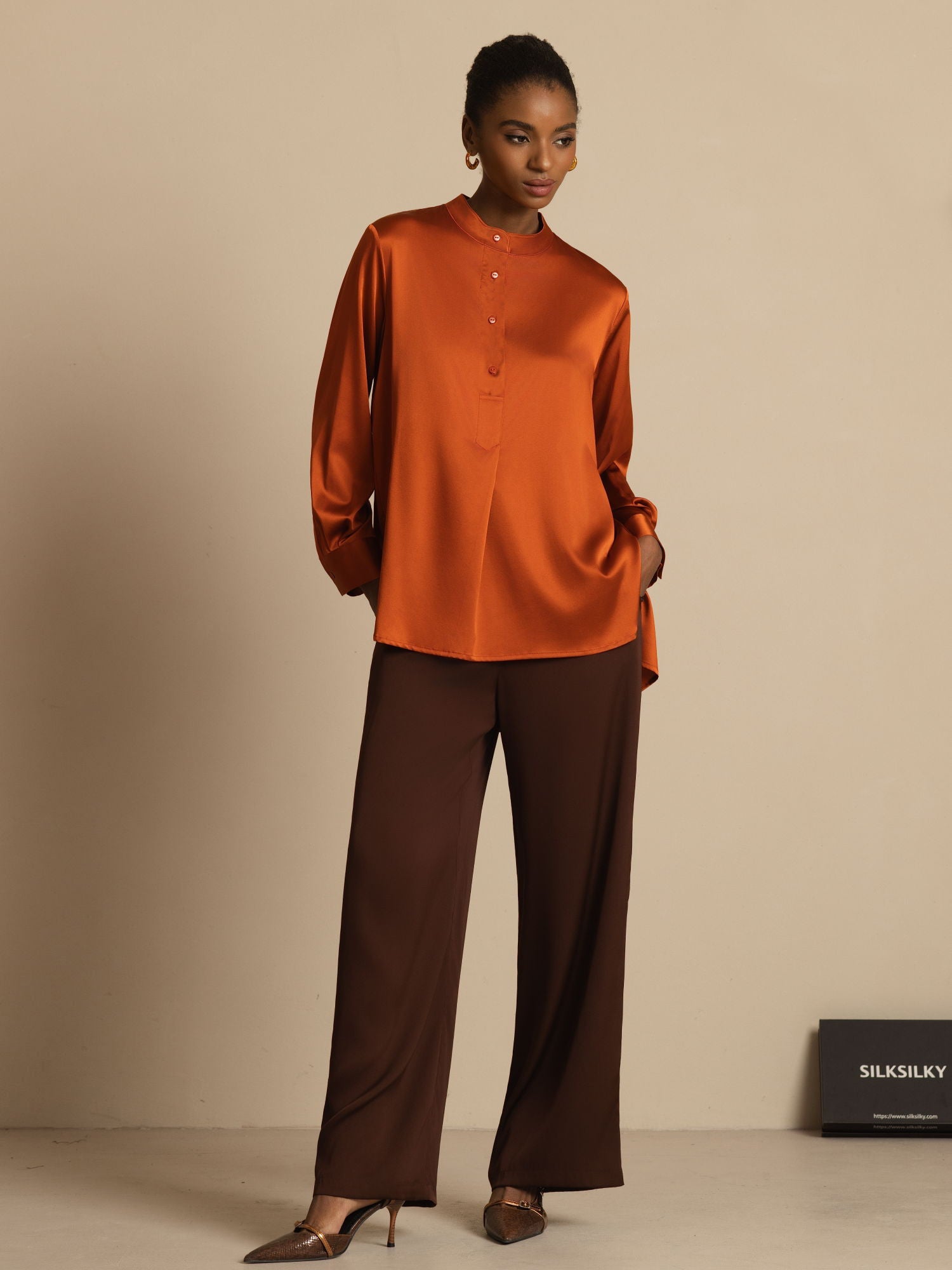 [Karamelli] SilkSilky-FI 19Momme Silkki Pitkähihainen Pystykaulus Pusero 006