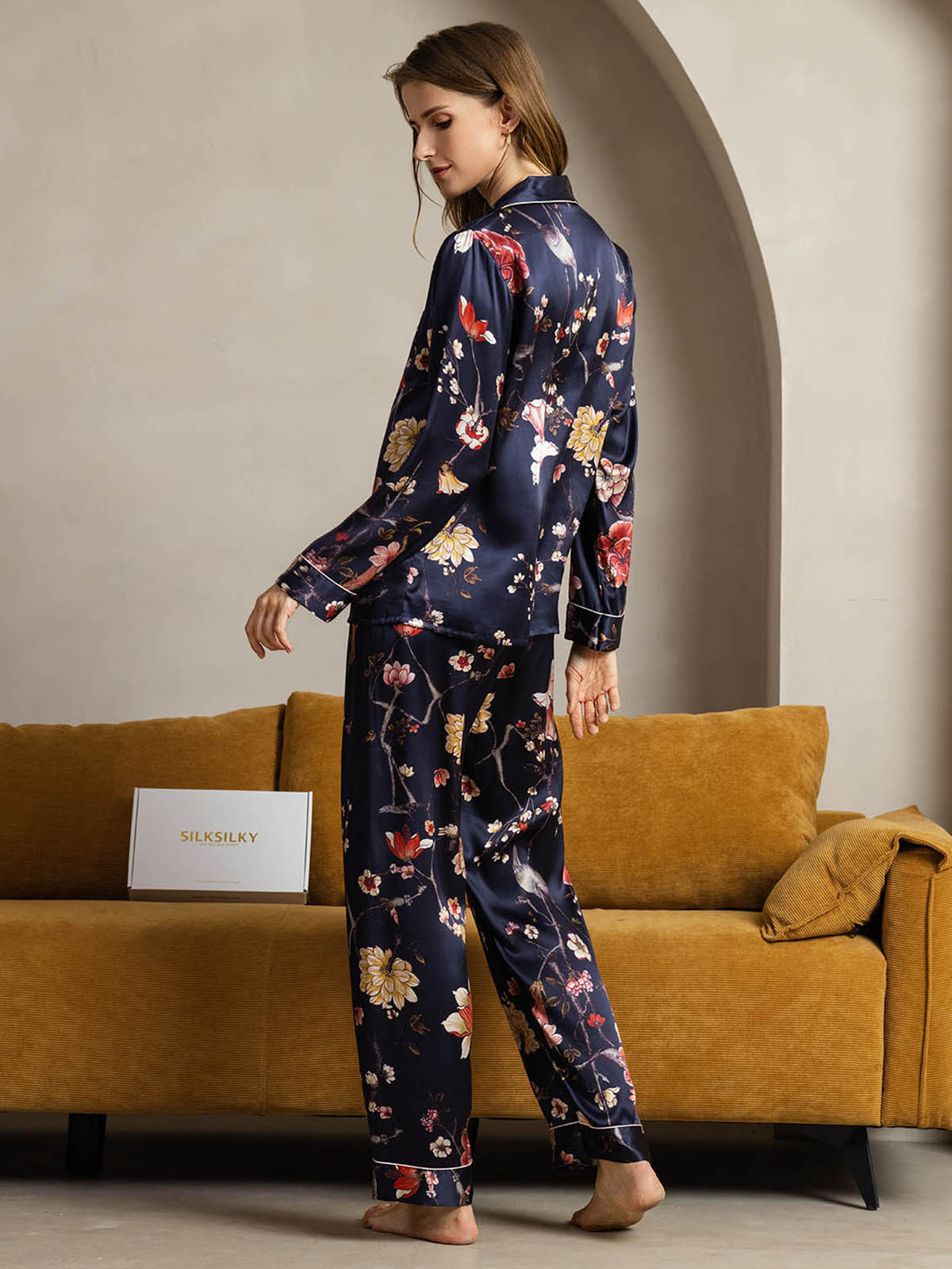 [Laivasto Kukka] SilkSilky-FI Womens Pajamas 002