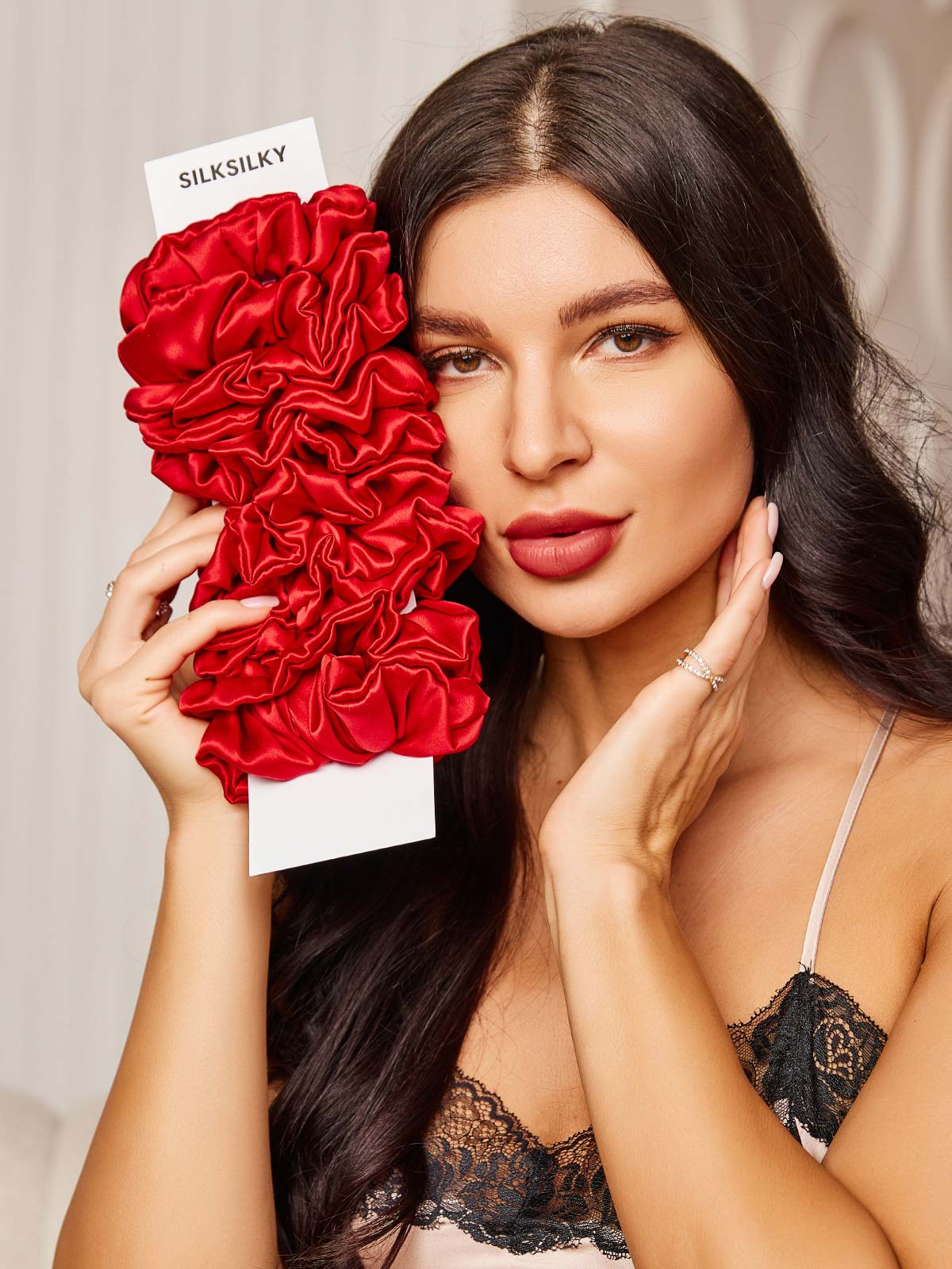 [Punainen] SilkSilky-FI 19Momme Scrunchie 001