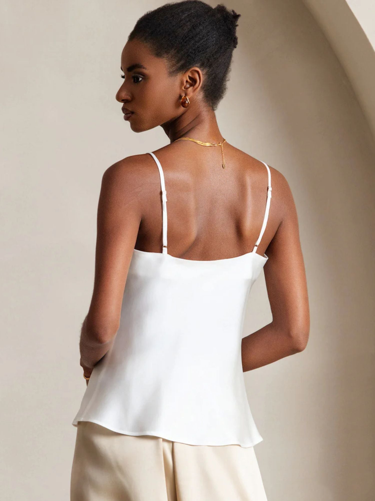 [Valkoinen] SilkSilky-FI Spaghetti Strap V Neck Camisole Top 002