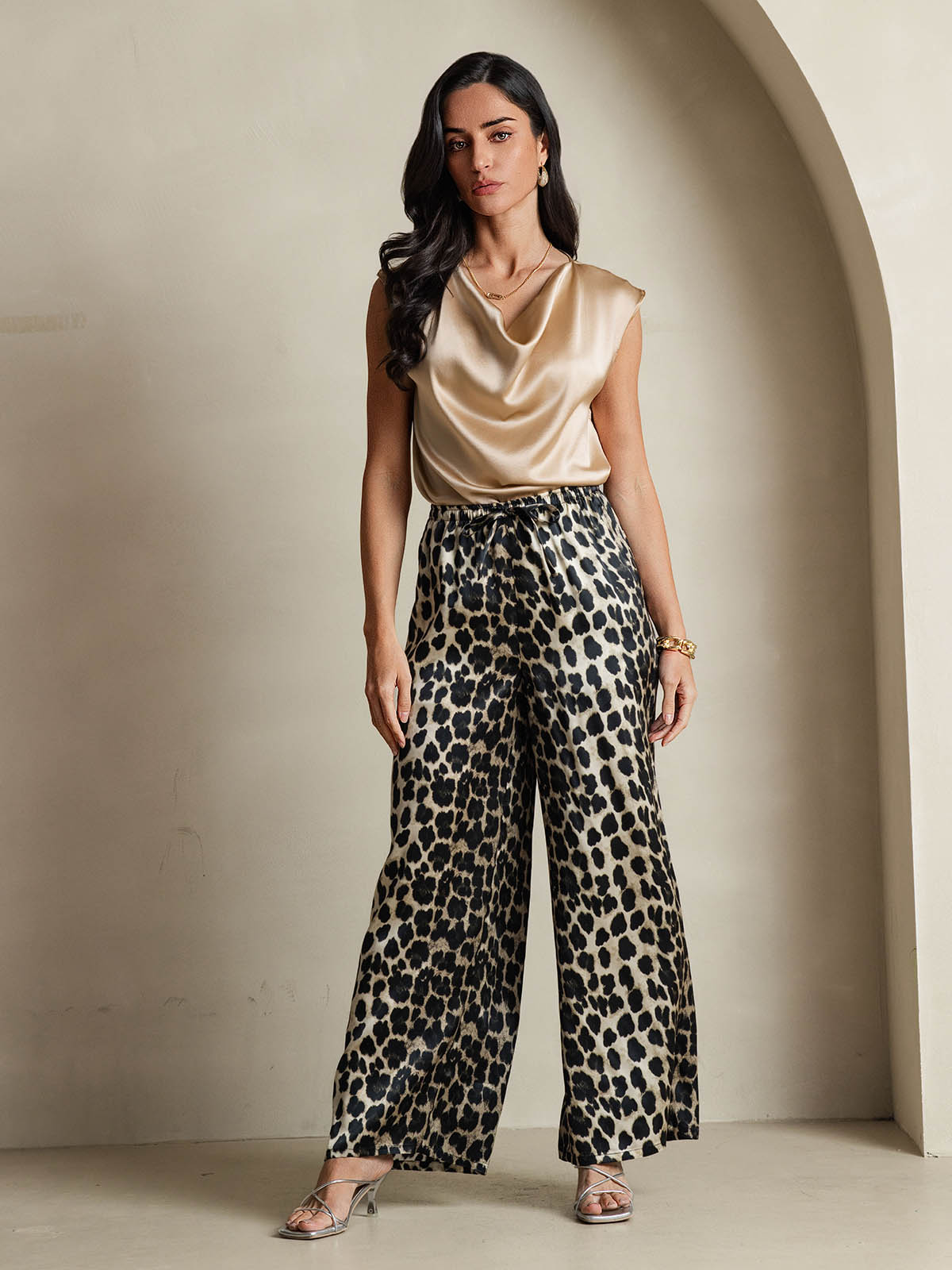 [Samppanja] SilkSilky-FI 19Momme Silk Sleeveless Cowl Neck Naisten T-paita 008