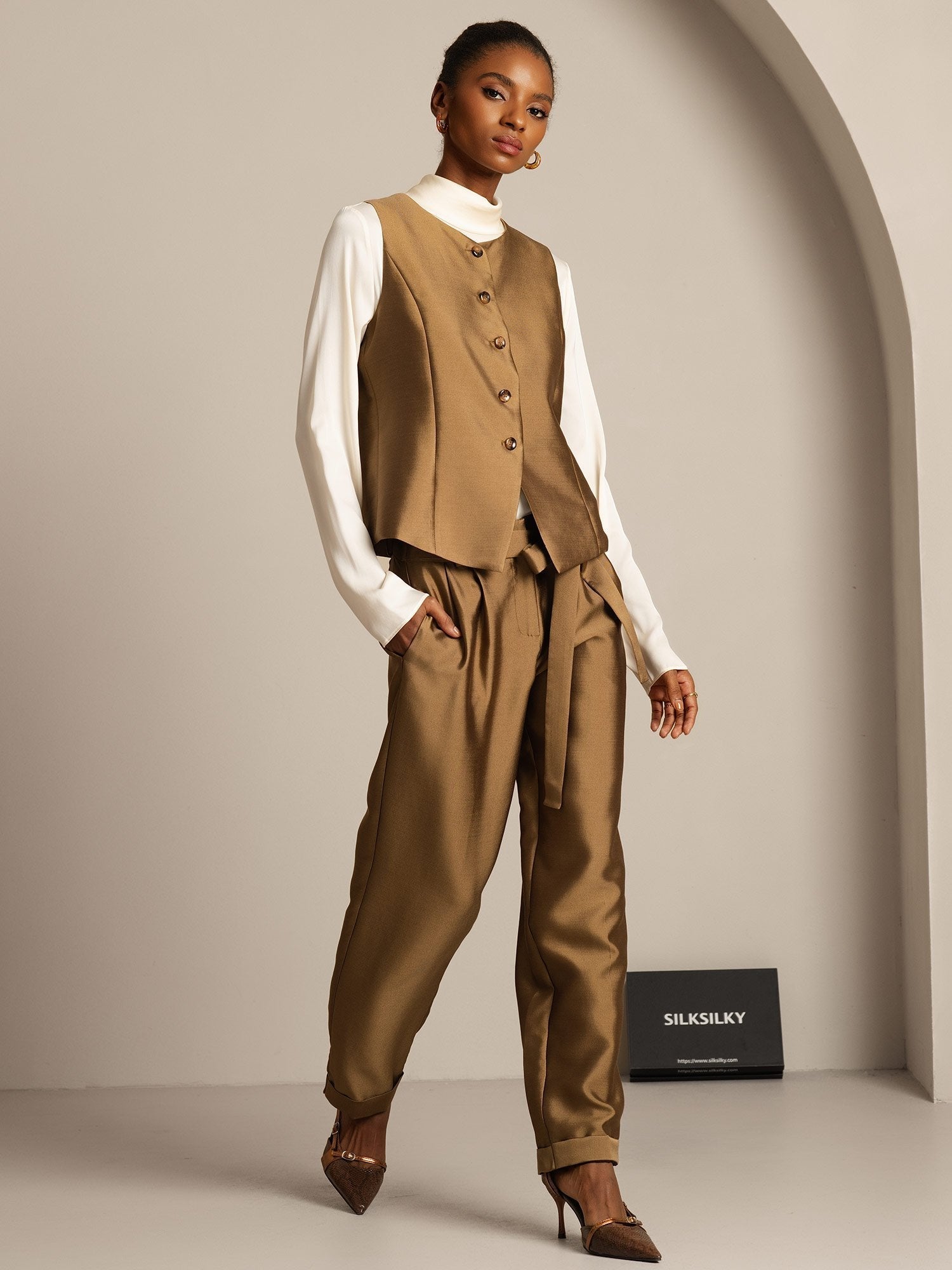 [Pronssi] SilkSilky-FI 32Momme Silk-Wool Blend Womens Vest 007,