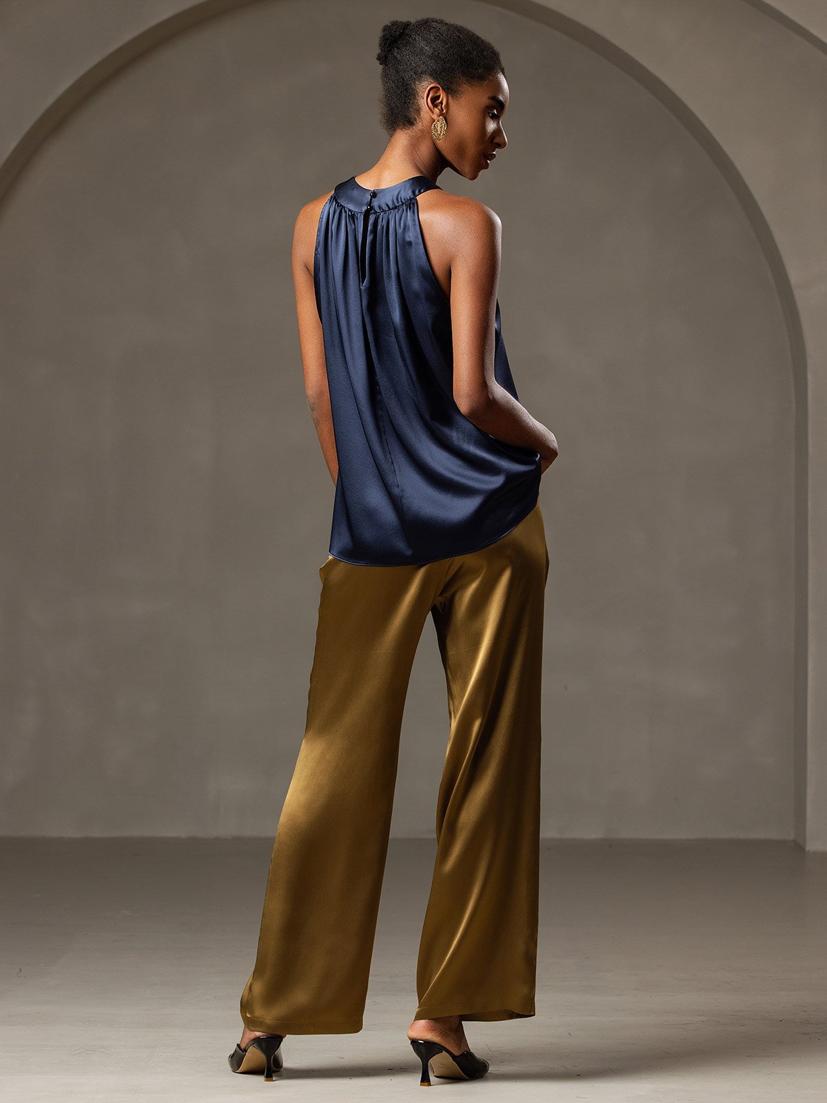 [Tummansininen] SilkSilky-FI Sleeveless Halterneck Naisten T-paita 002
