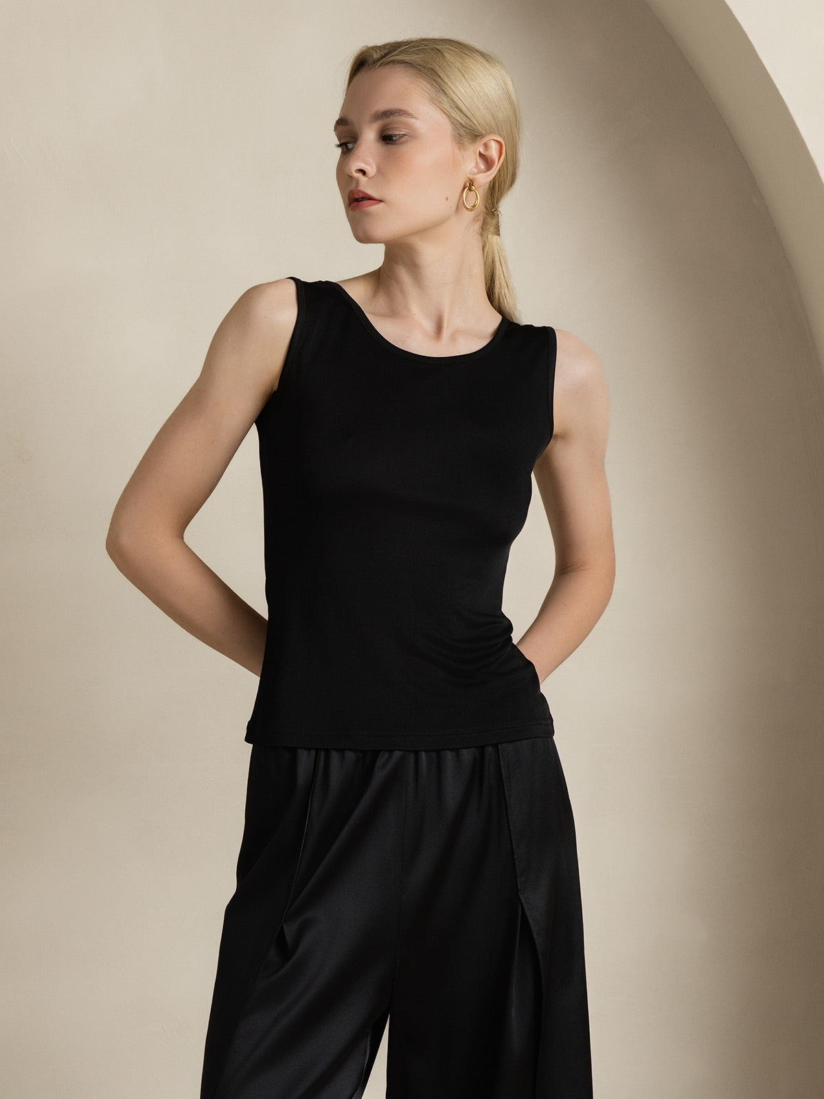 [Musta] SilkSilky-FI Womens T-Shirt 006