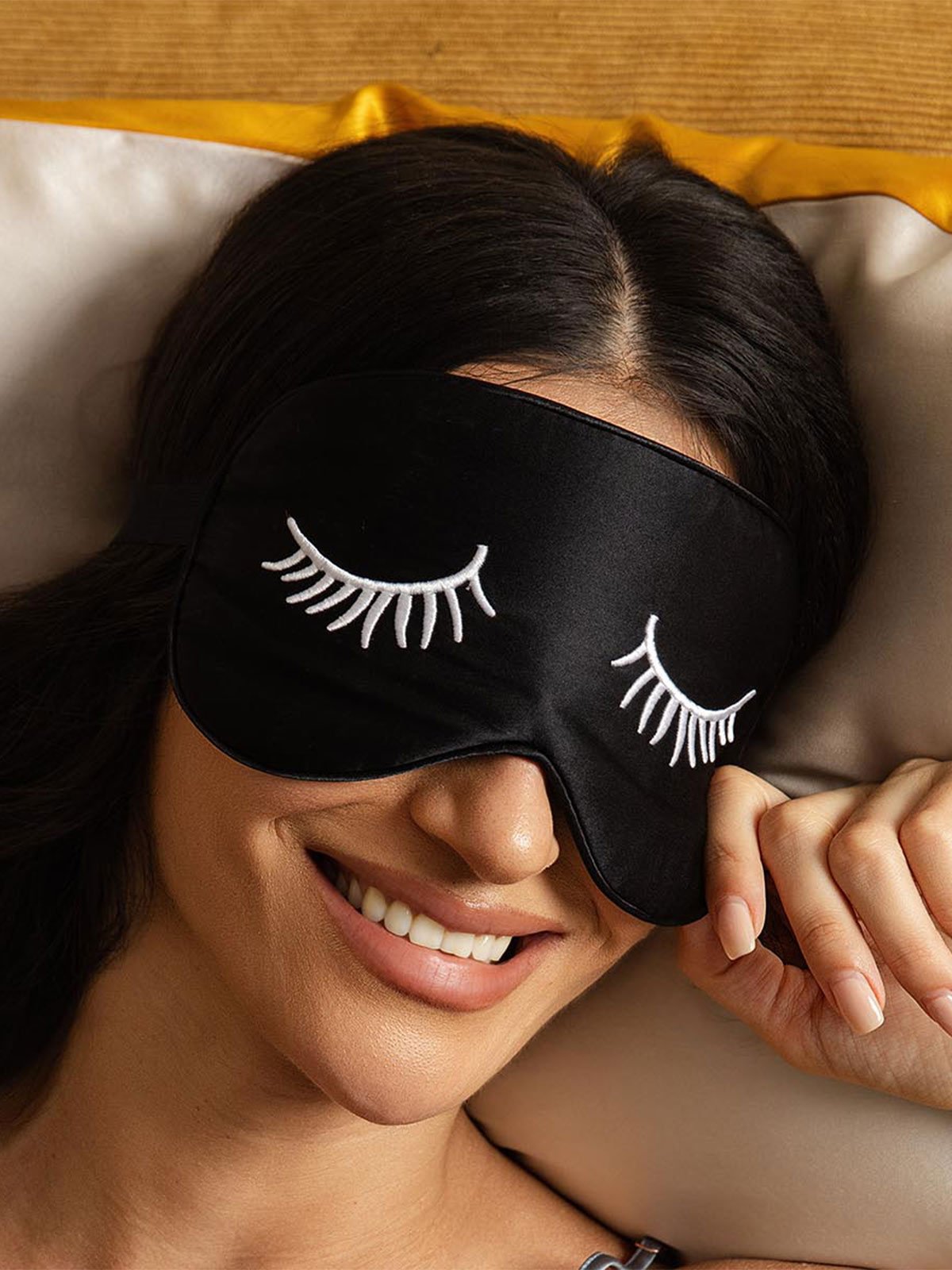 [ValkoisetRipsit] SilkSilky-FI Eye Mask 002