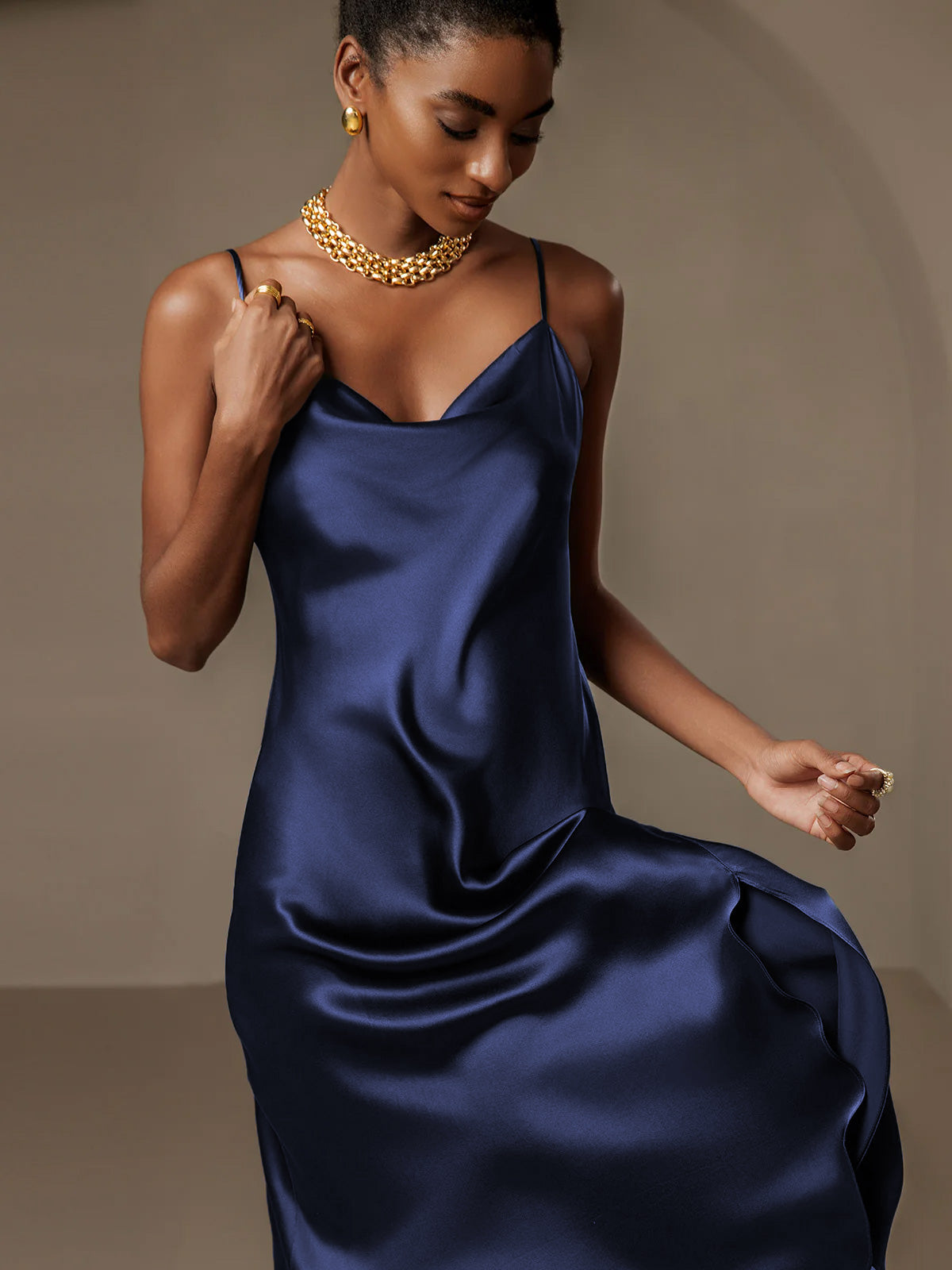 [Tummansininen] SilkSilky-FI 19Momme Dress 006