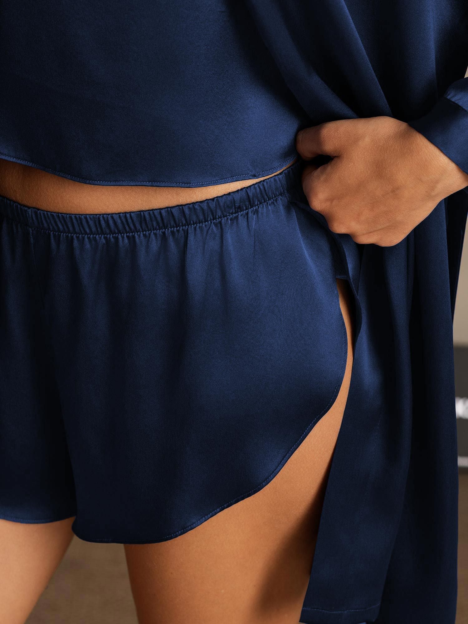 [Tummansininen] SilkSilky-FI Nightgown&Robe Set 005,