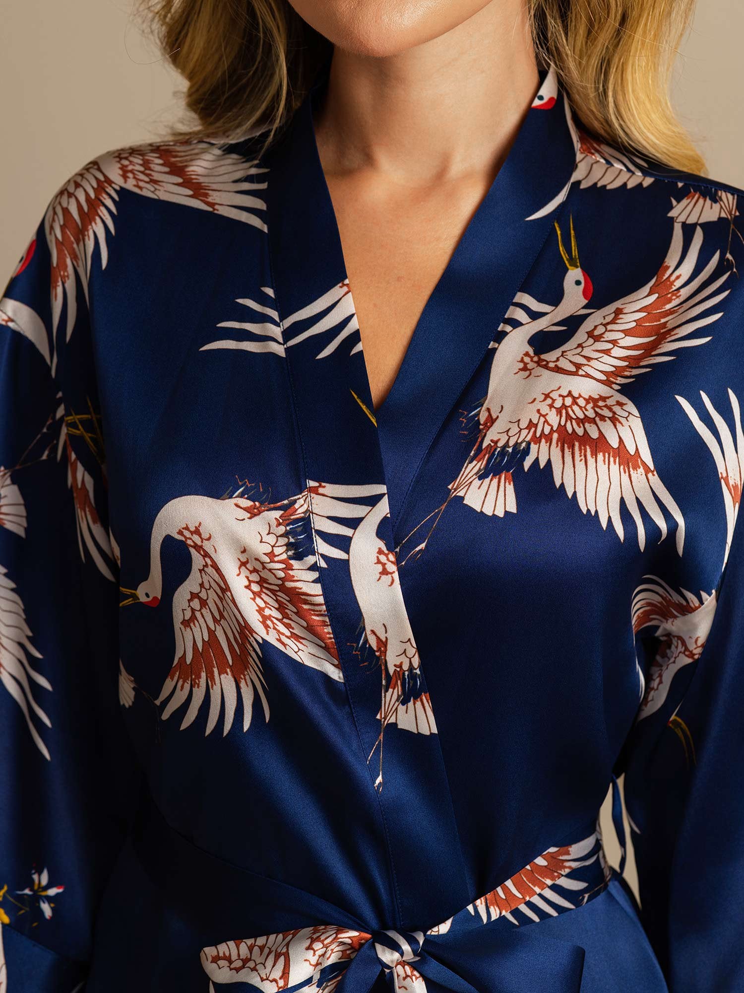 [Tummansininen] SilkSilky-FI 19Momme Womens Robe 004