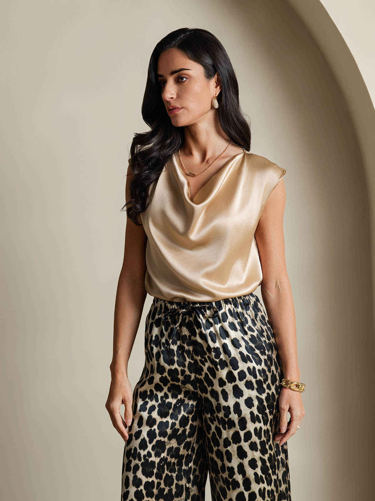 [Samppanja] SilkSilky-FI 19Momme Silk Sleeveless Cowl Neck Naisten T-paita 006