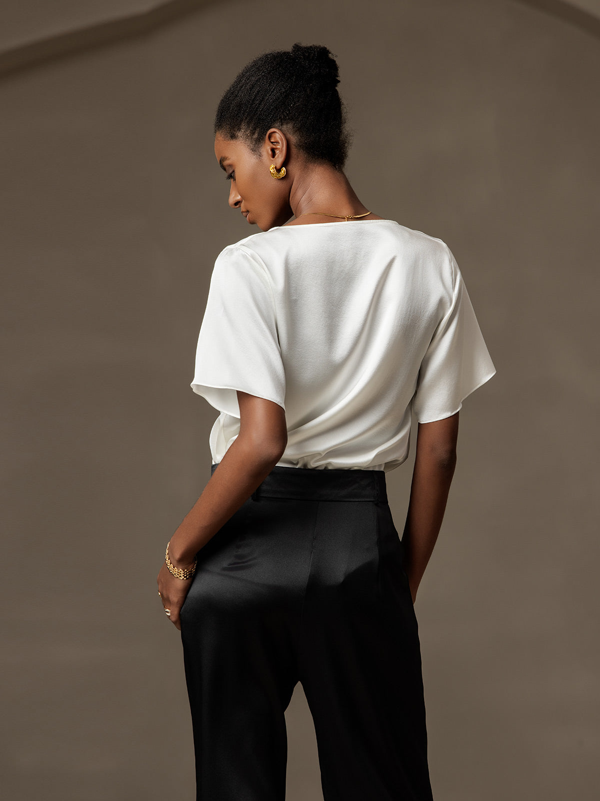 [Valkoinen] SilkSilky-FI Short Sleeve Cowl Neck Naisten Puserot 002
