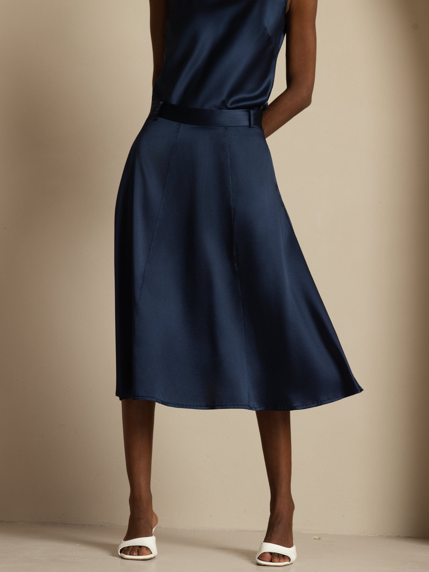 [Tummansininen] SilkSilky-FI 19Momme Silkki Skirt 003