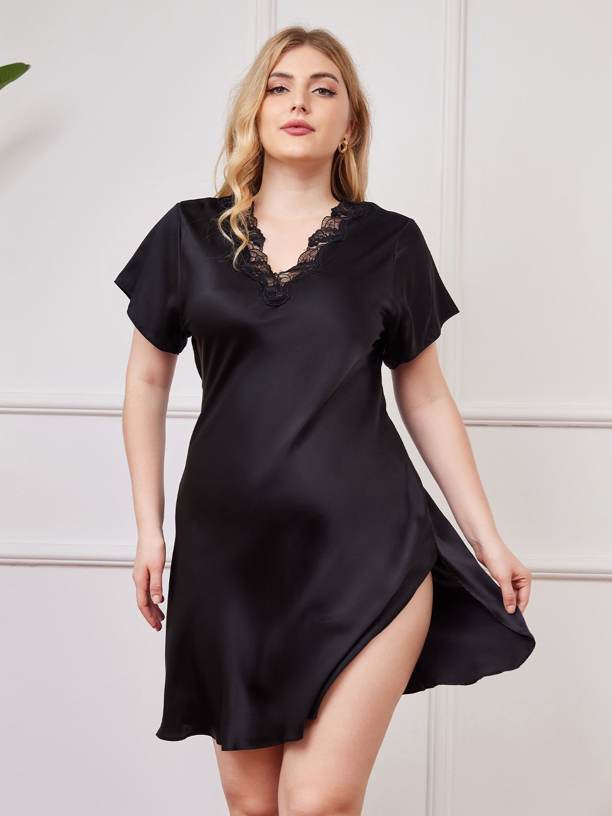 [Musta] SilkSilky-FI Pure Silk Short Sleeve V Neck Plus-koon yöpaita 001