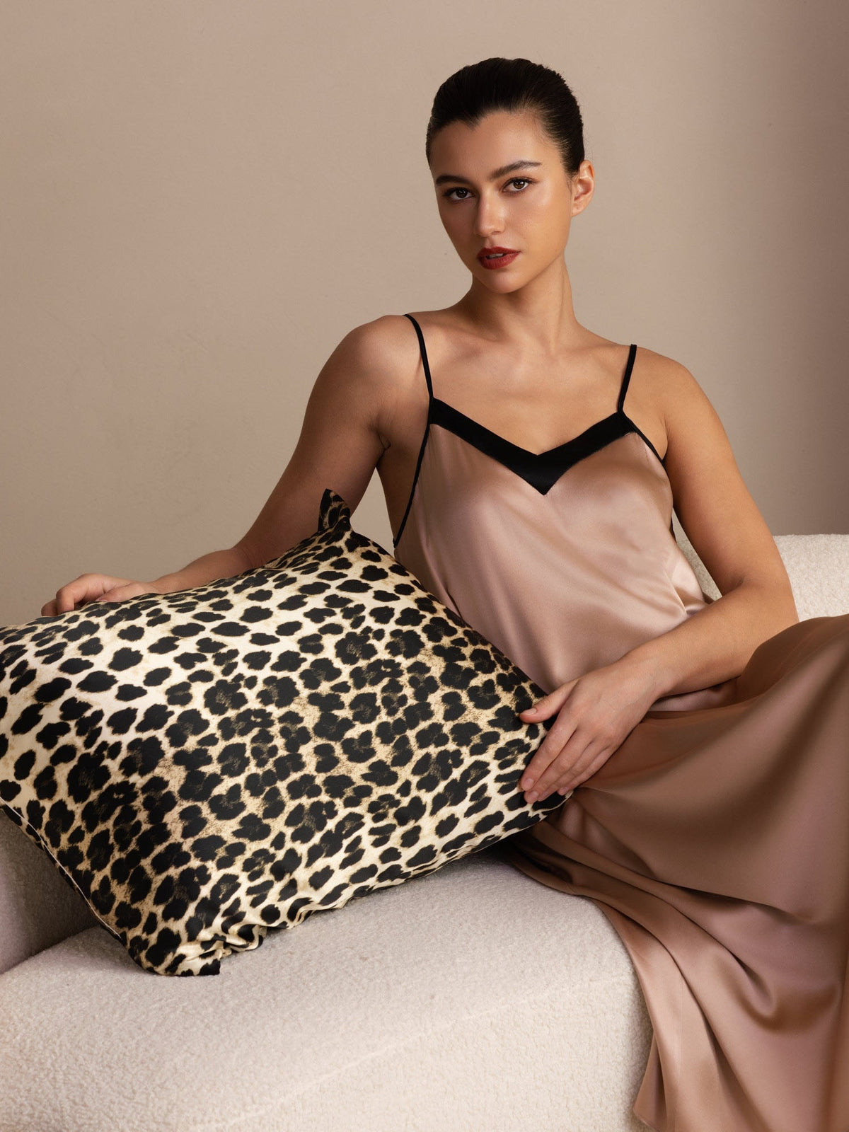 [Leopardi] SilkSilky-FI Tyynyliina 001