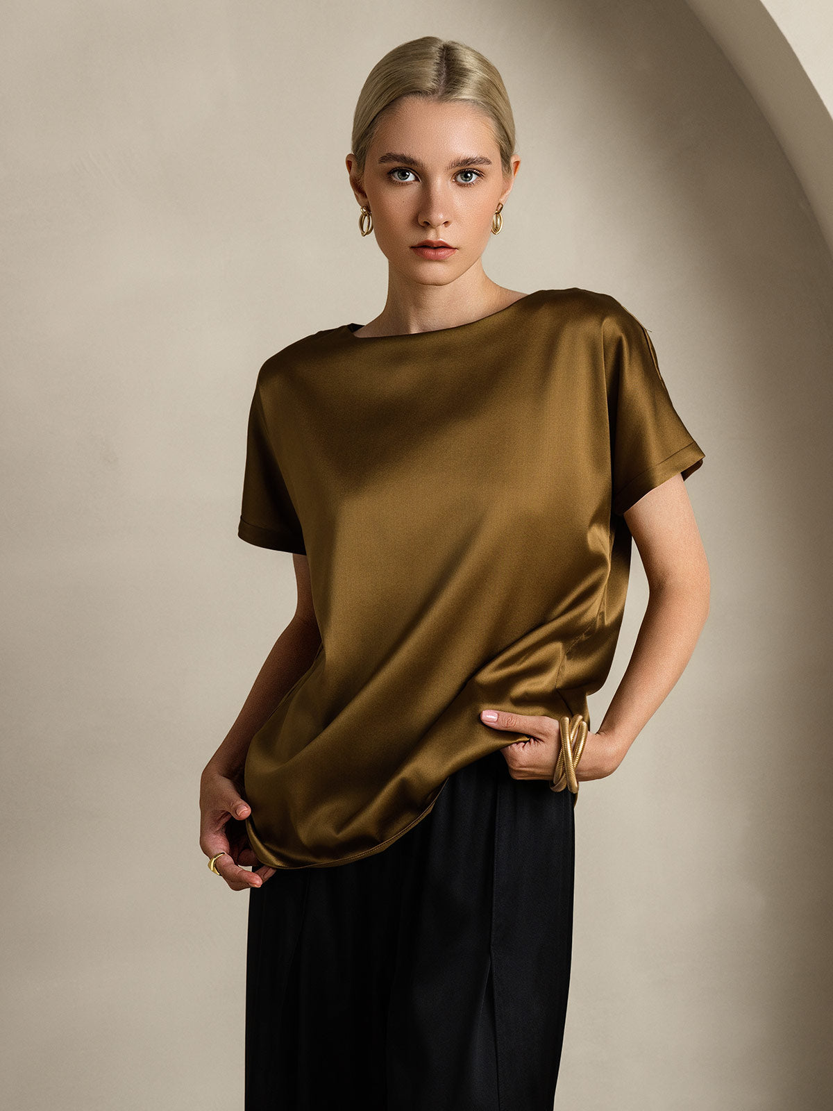 [Ruskea] SilkSilky-FI 19Momme Silk Short Sleeve Round Neck Naisten T-paita 003