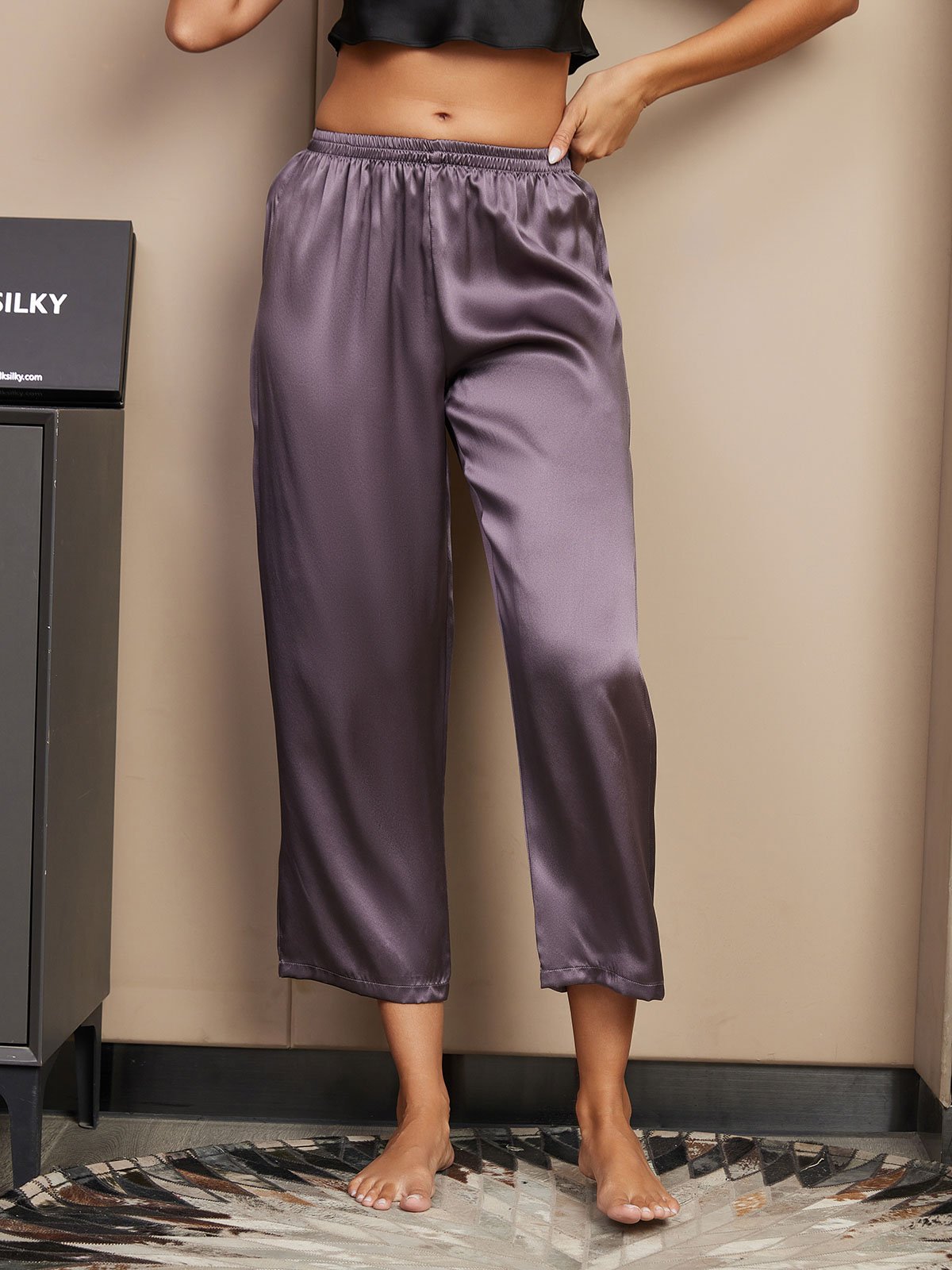 [Purppuranharmaa] SilkSilky-FI Womens Sleep Bottoms 001