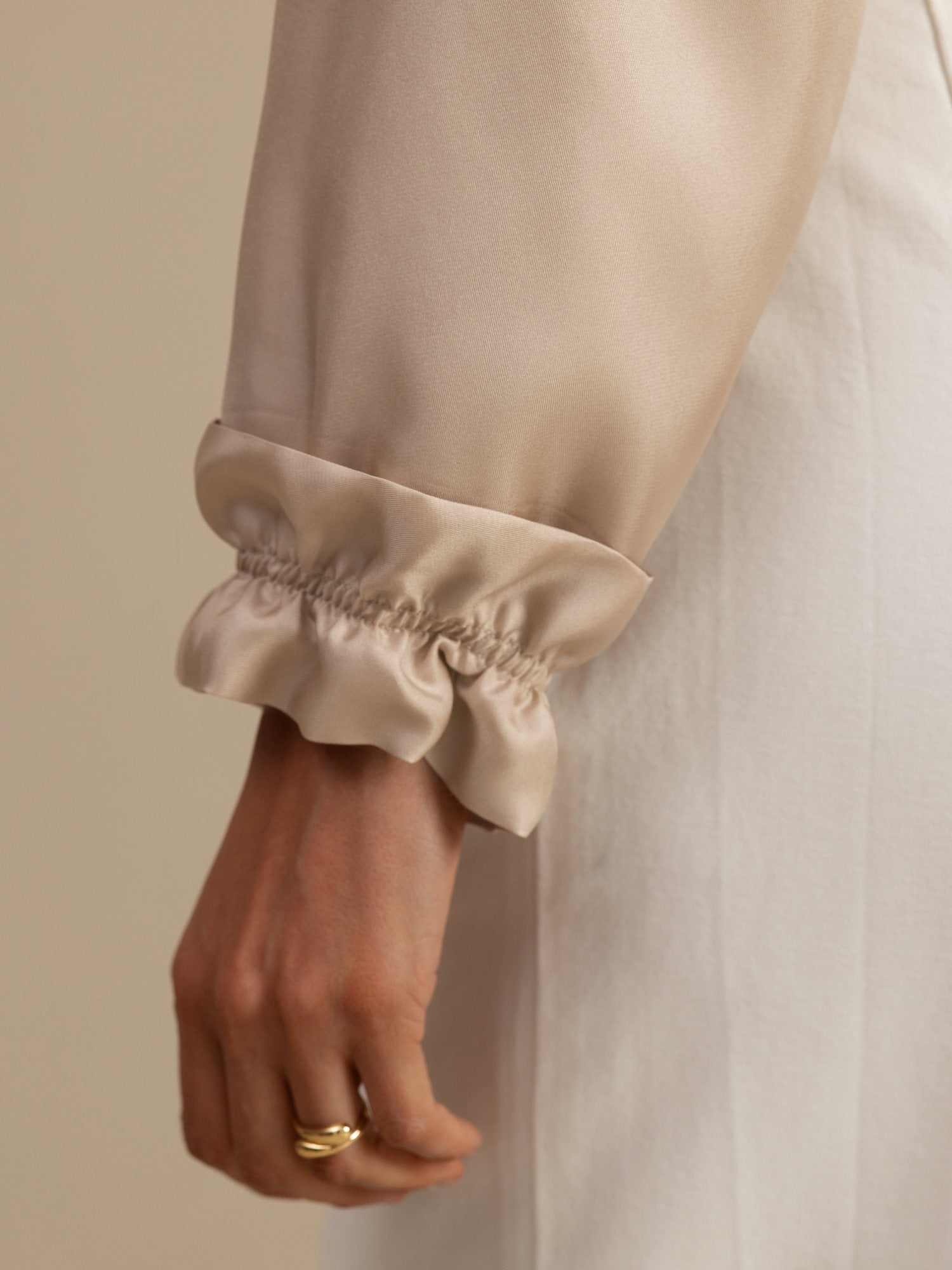 [Tan] SilkSilky-FI 18Momme Pitkähihainen Korkea Kaulus Naisten Päällysvaatteet 006