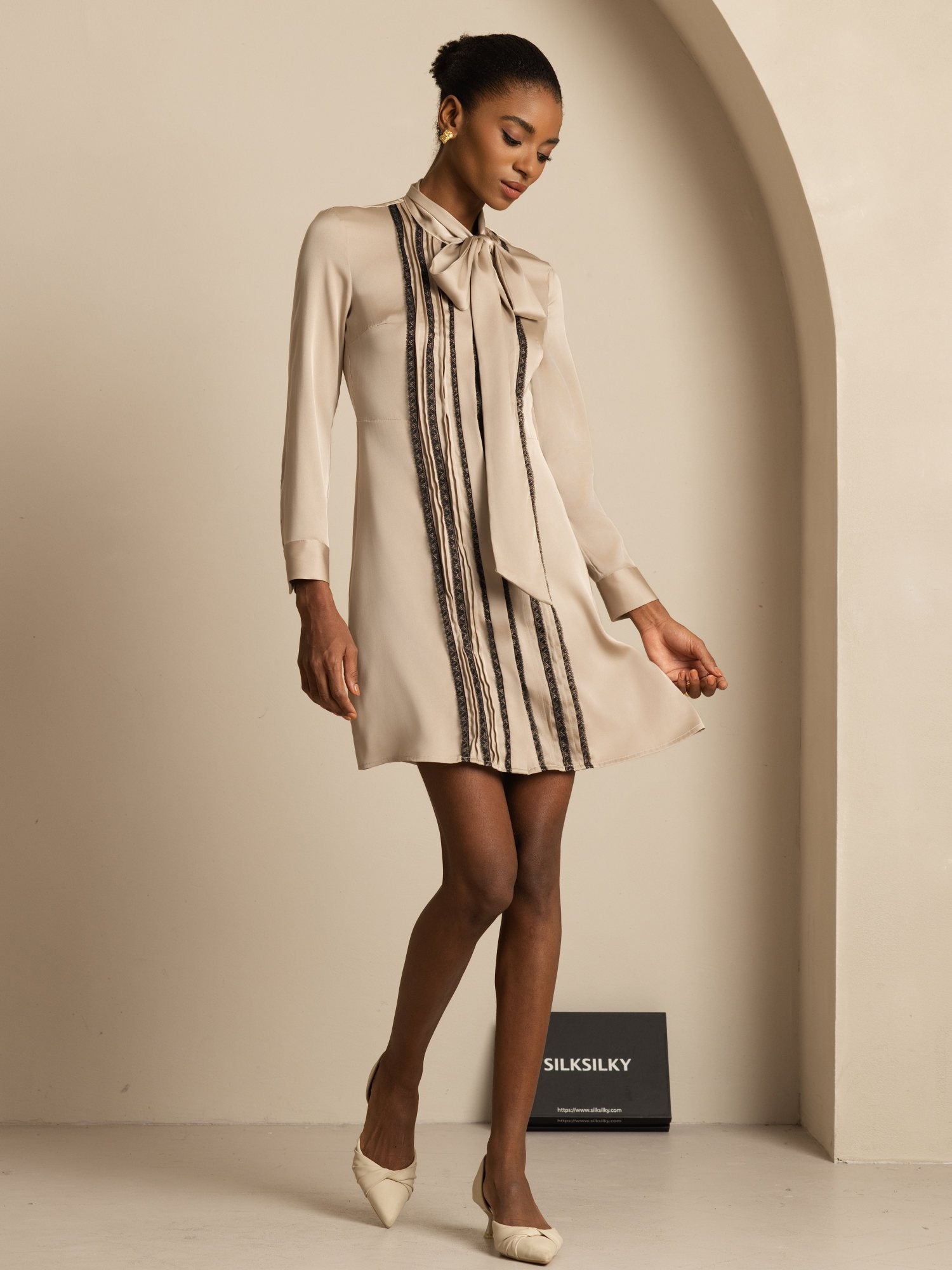 [Tan] SilkSilky-FI 19Momme Silkki Pitkähihainen Solmukaulus Mekko 007