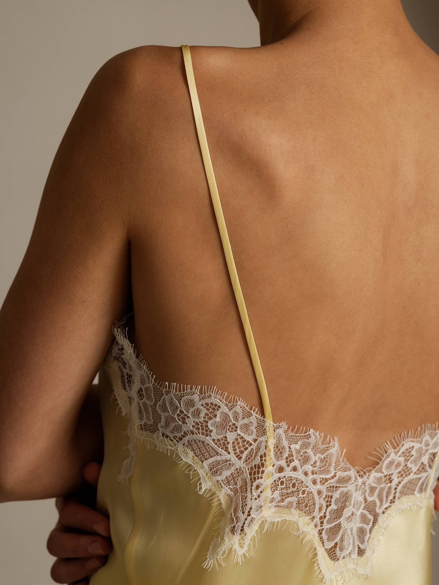 [Vaaleankeltainen] SilkSilky-FI Camisoles 005