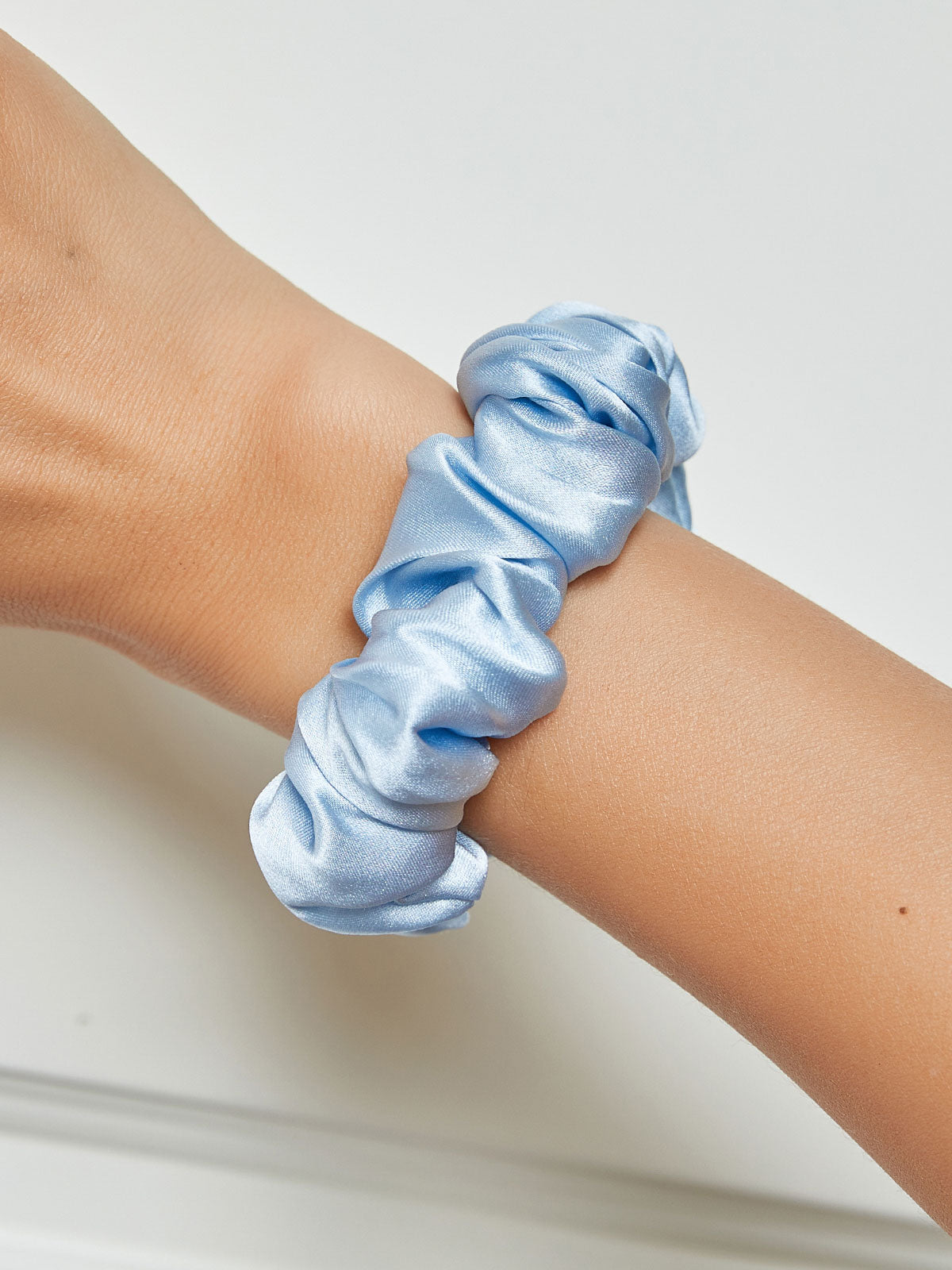 [Vaaleansininen] SilkSilky-FI 19Momme Scrunchie 001