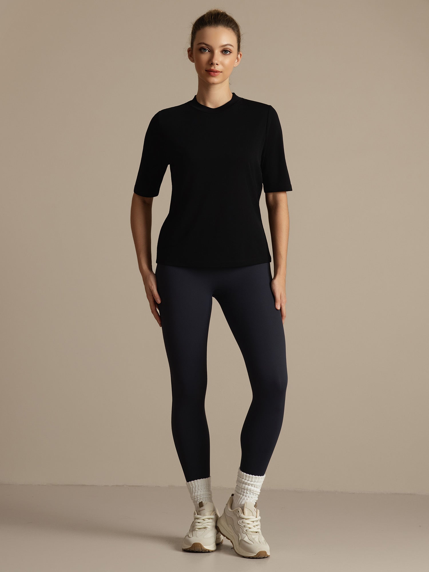 [Musta] SilkSilky-FI Puolihiha Tiukka Crew Neck Naisten T-paita 005