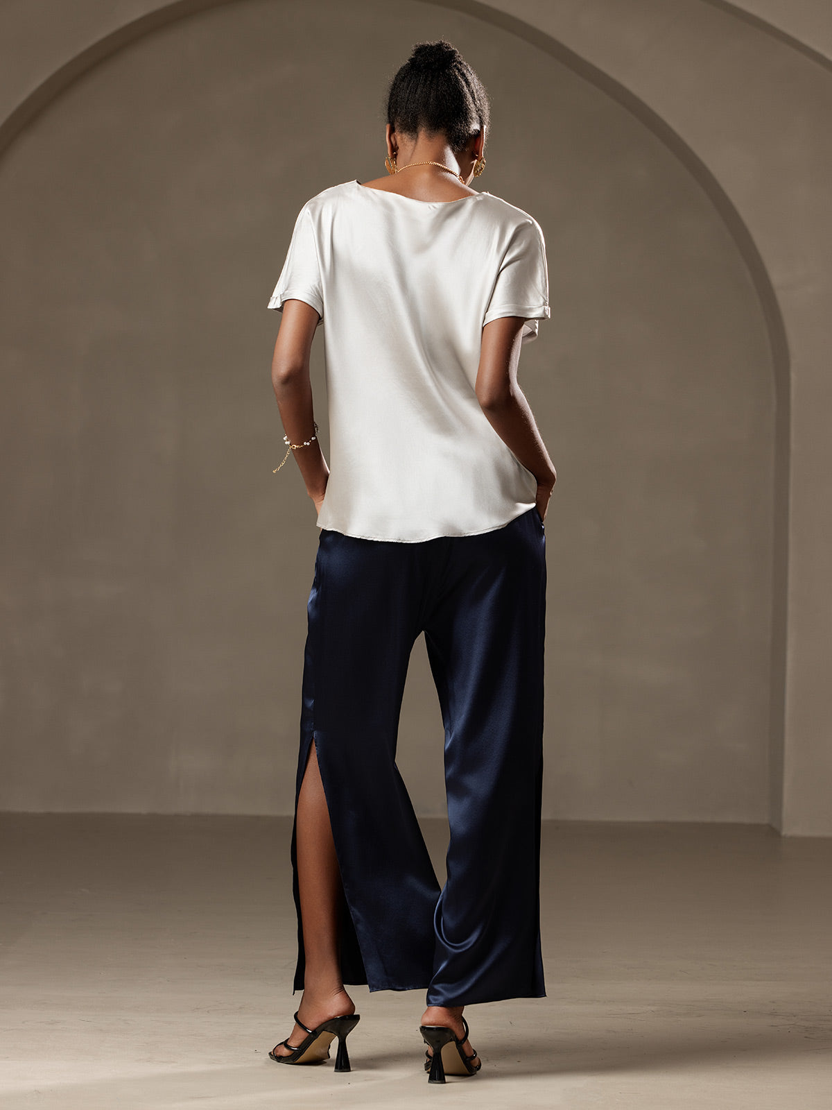 [Vaalean Harmaa] SilkSilky-FI 19Momme Silk Short Sleeve Round Neck Naisten T-paita 002