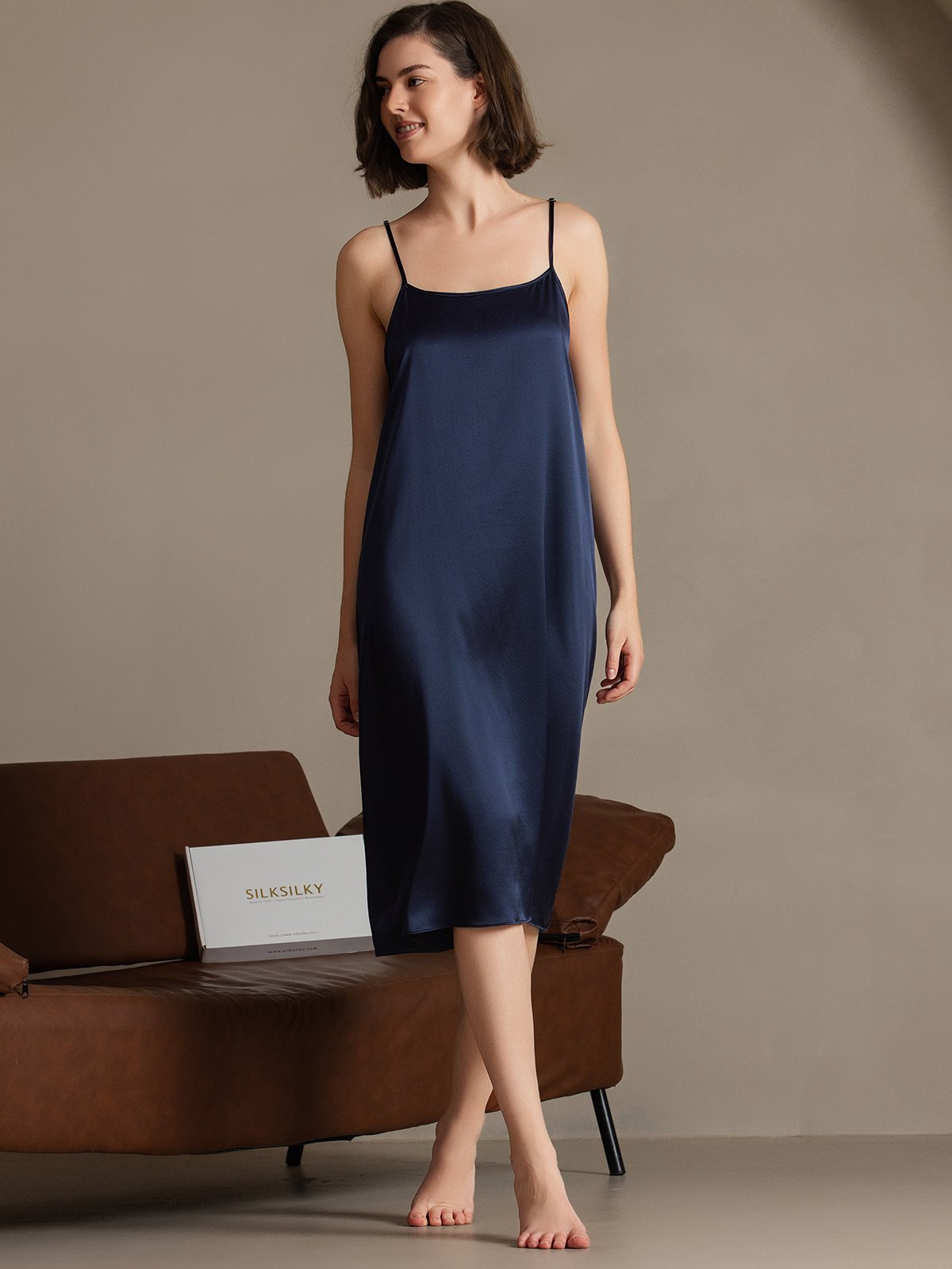 [Tummansininen] SilkSilky-FI 19Momme Silk Sleeveless Dress 007