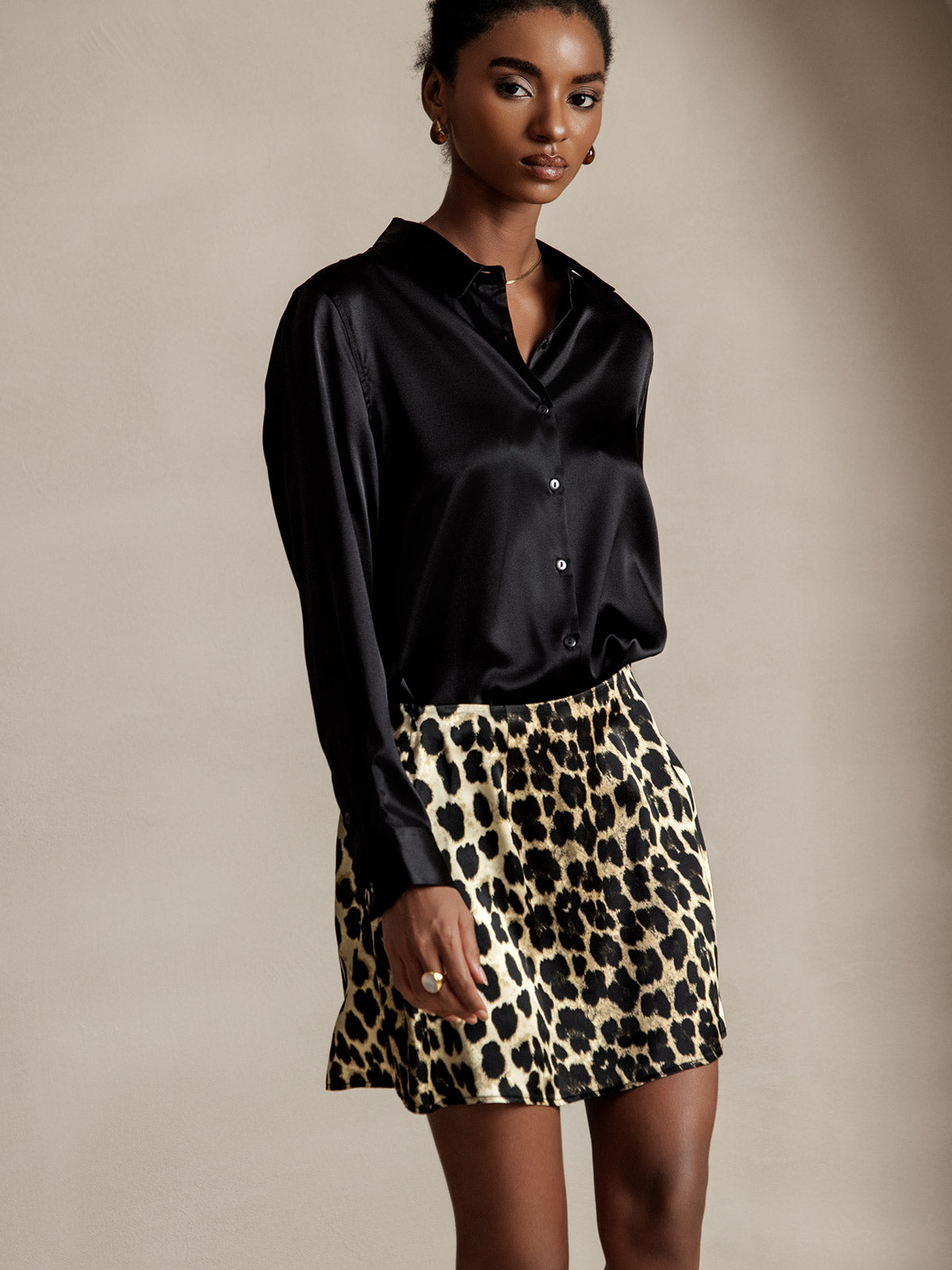 [Musta] SilkSilky-FI Womens Shirt 005