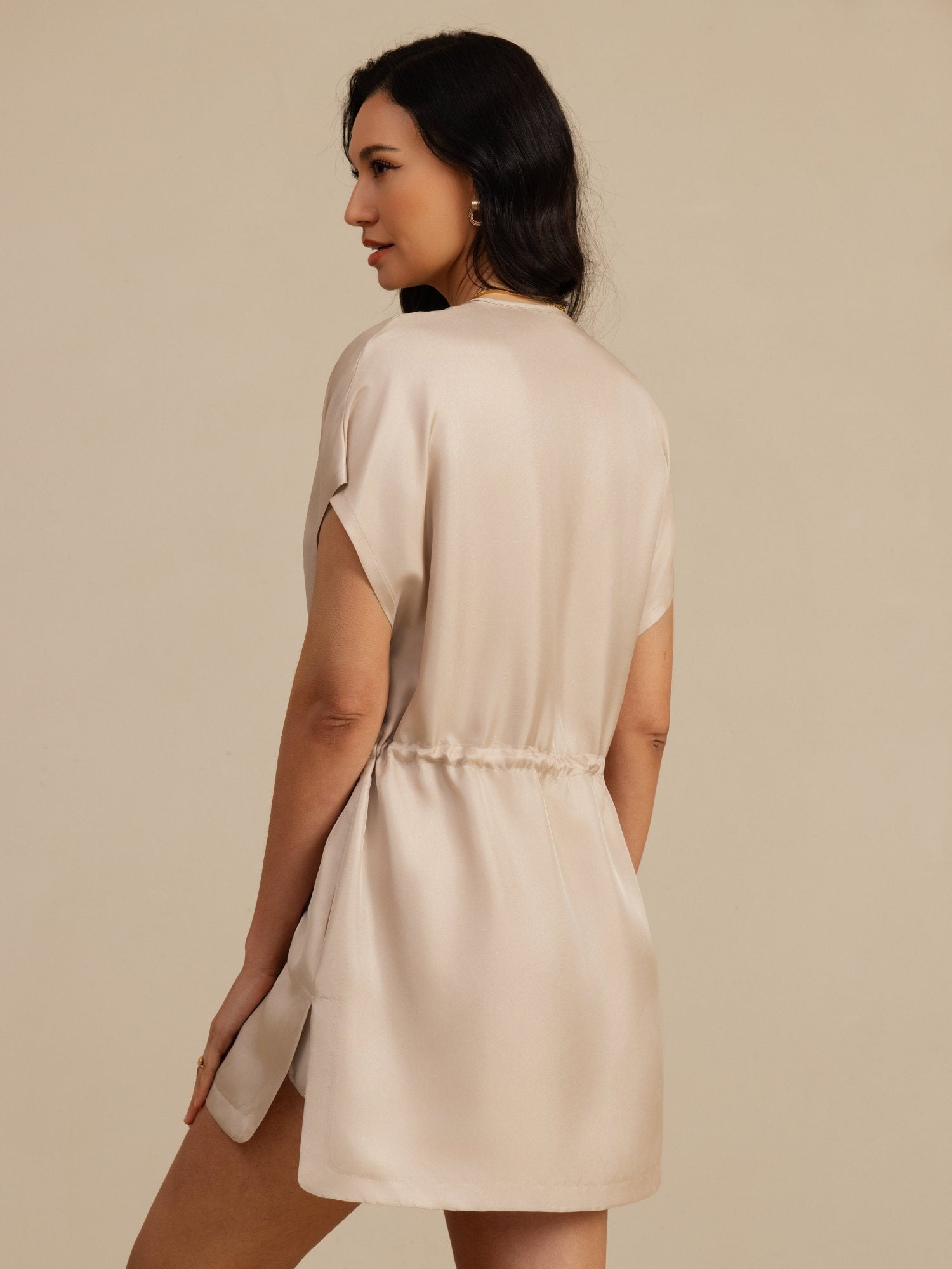 [Tan] SilkSilky-FI 18Momme Lyhythihainen Hiha Henley-kaula-aukko Mekko 002