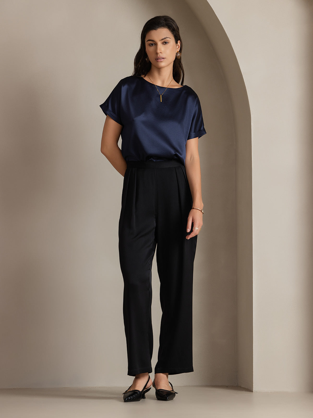 [Tummansininen] SilkSilky-FI 19Momme Silk Short Sleeve Round Neck Naisten T-paita 004
