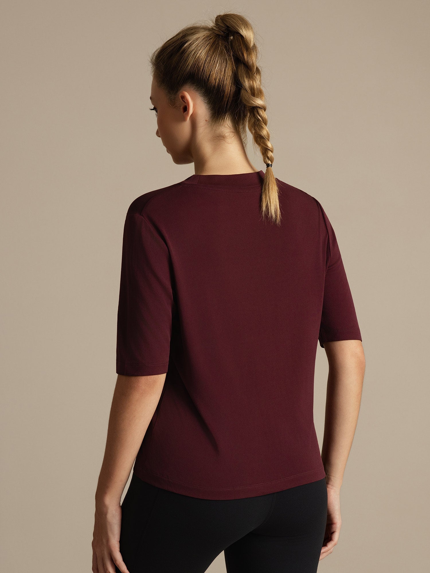 [Windsorviini] SilkSilky-FI Puolihiha Tiukka Crew Neck Naisten T-paita 002