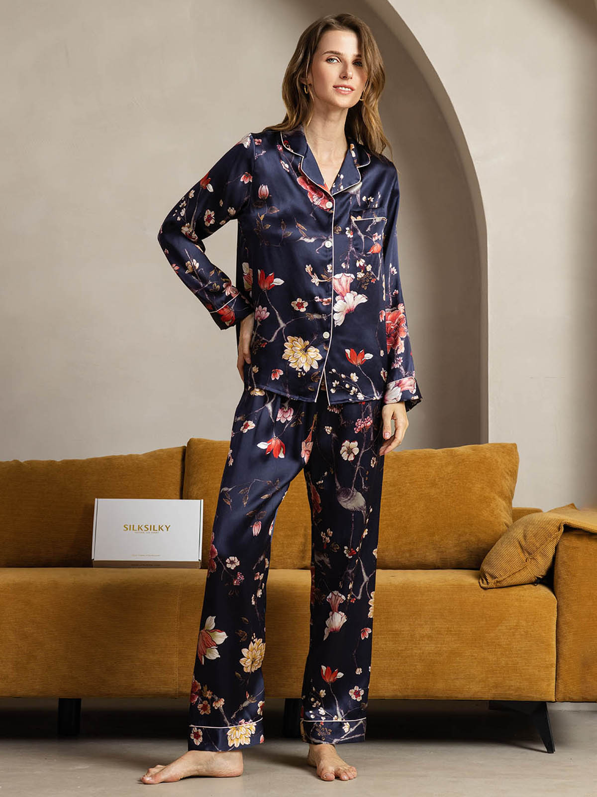 [Laivasto Kukka] SilkSilky-FI Womens Pajamas 001