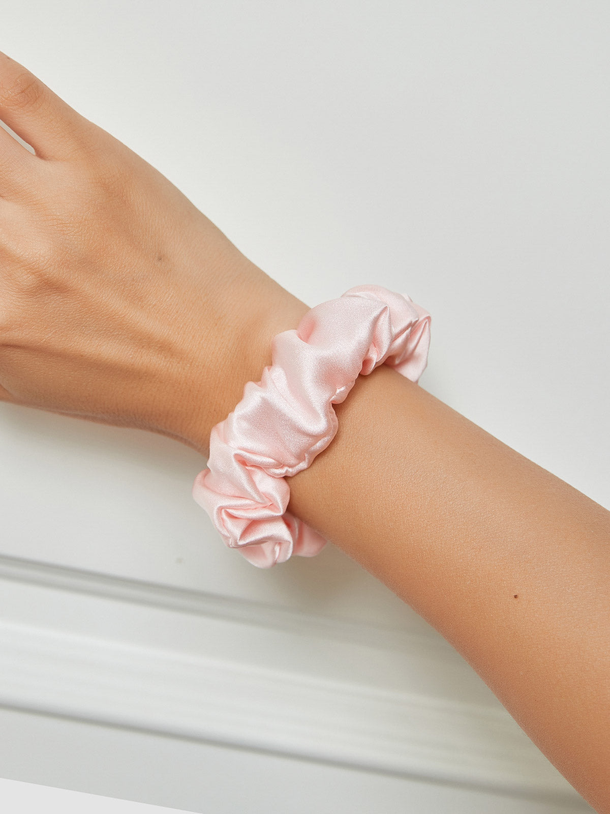 SilkSilky FI 19Momme Pure Silk Scrunchie Pinkki 001