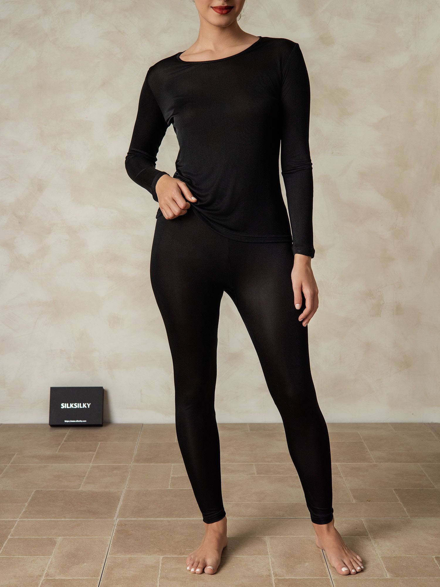 [Musta] SilkSilky-FI Womens Pajamas 001
