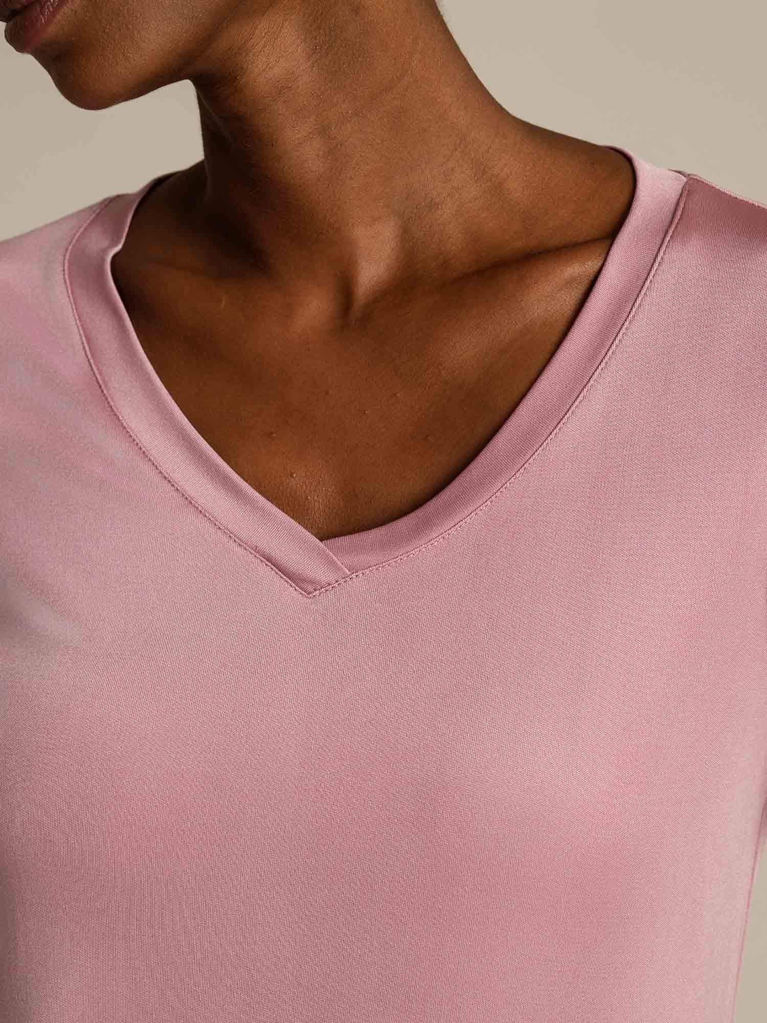 [VaaleanMauve] SilkSilky-FI Womens T-Shirt 004