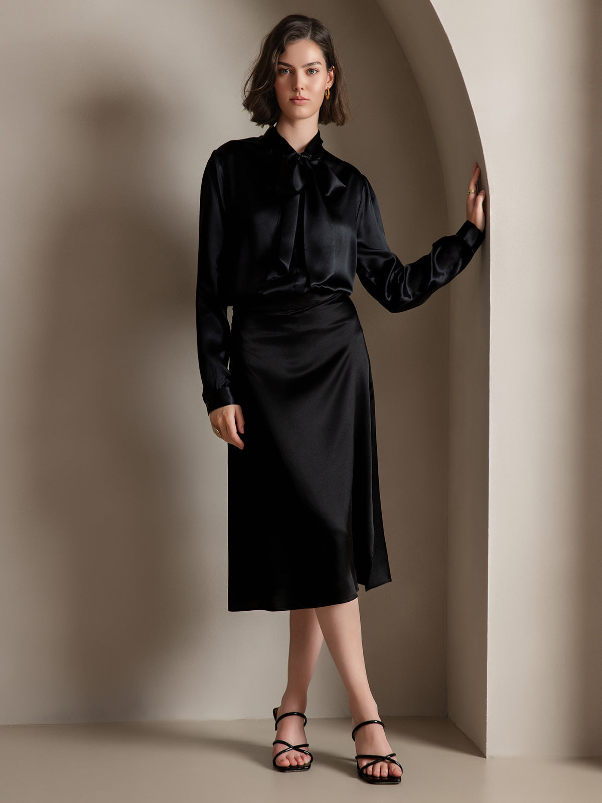 [Musta] SilkSilky-FI 19Momme Silk Long Sleeve Tie Neck Naisten paita 005
