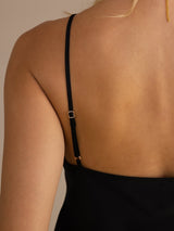 [Musta] SilkSilky-FI Spaghetti Strap V Neck Camisole Top 004