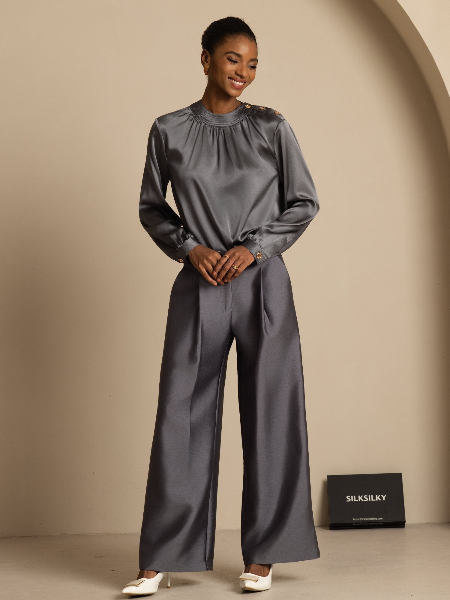 [TummanHarmaa] SilkSilky-FI 19Momme Silkki Pitkähihainen Pyöreä Pääntie Pusero 008