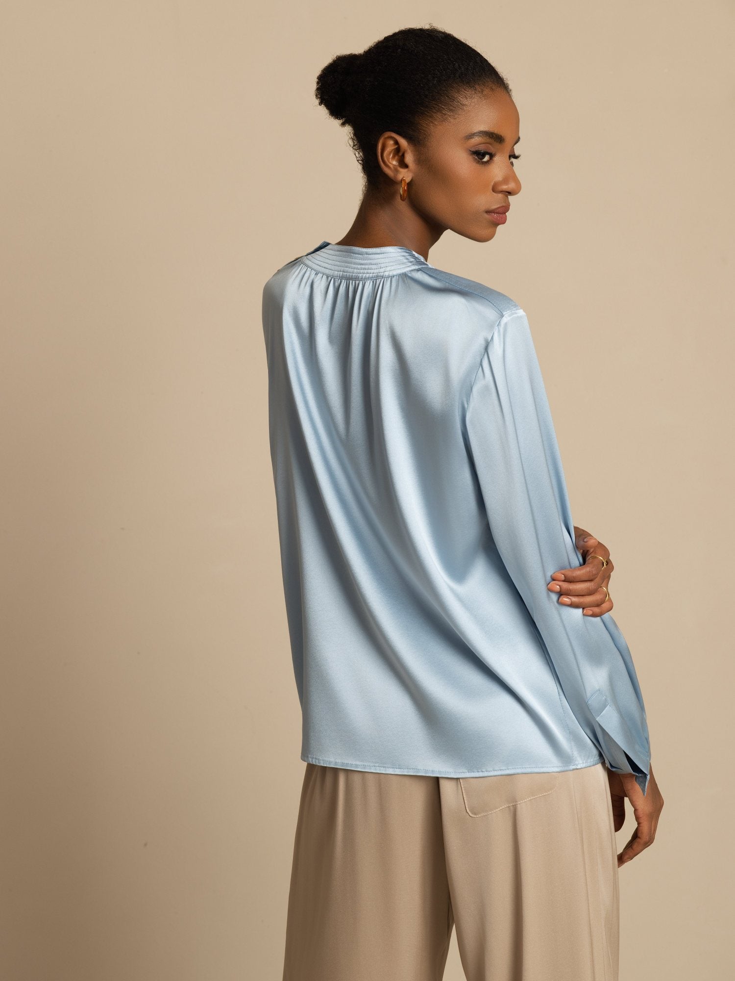 [Harmaansininen] SilkSilky-FI 19Momme Silkki Pitkähihainen Pyöreä Pääntie Pusero 002