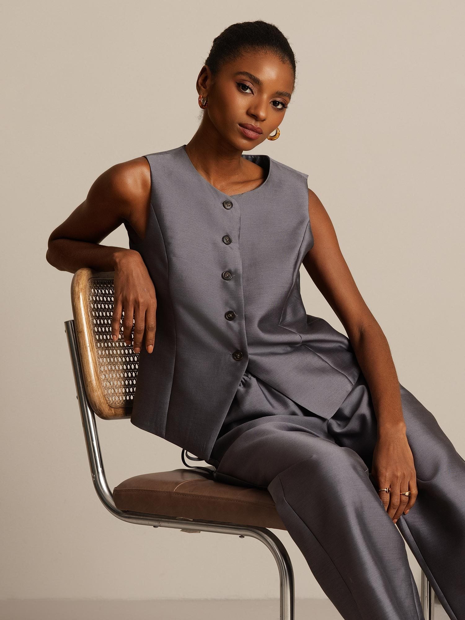 [Harmaa] SilkSilky-FI 32Momme Silk-Wool Blend Womens Vest 001,