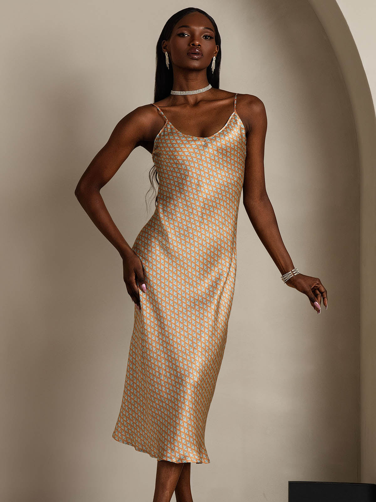 [Kukka] SilkSilky-FI Pure Silk Sleeveless Round Neck Yöpaita 005