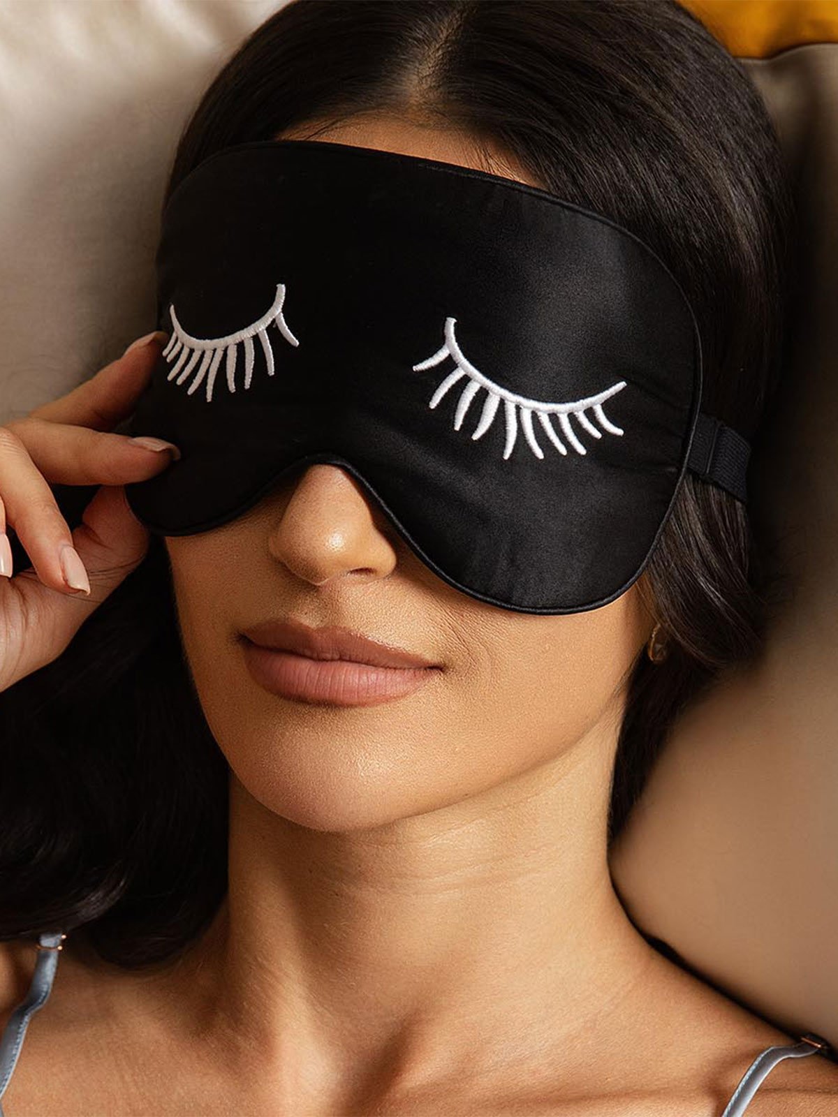[ValkoisetRipsit] SilkSilky-FI Eye Mask 004