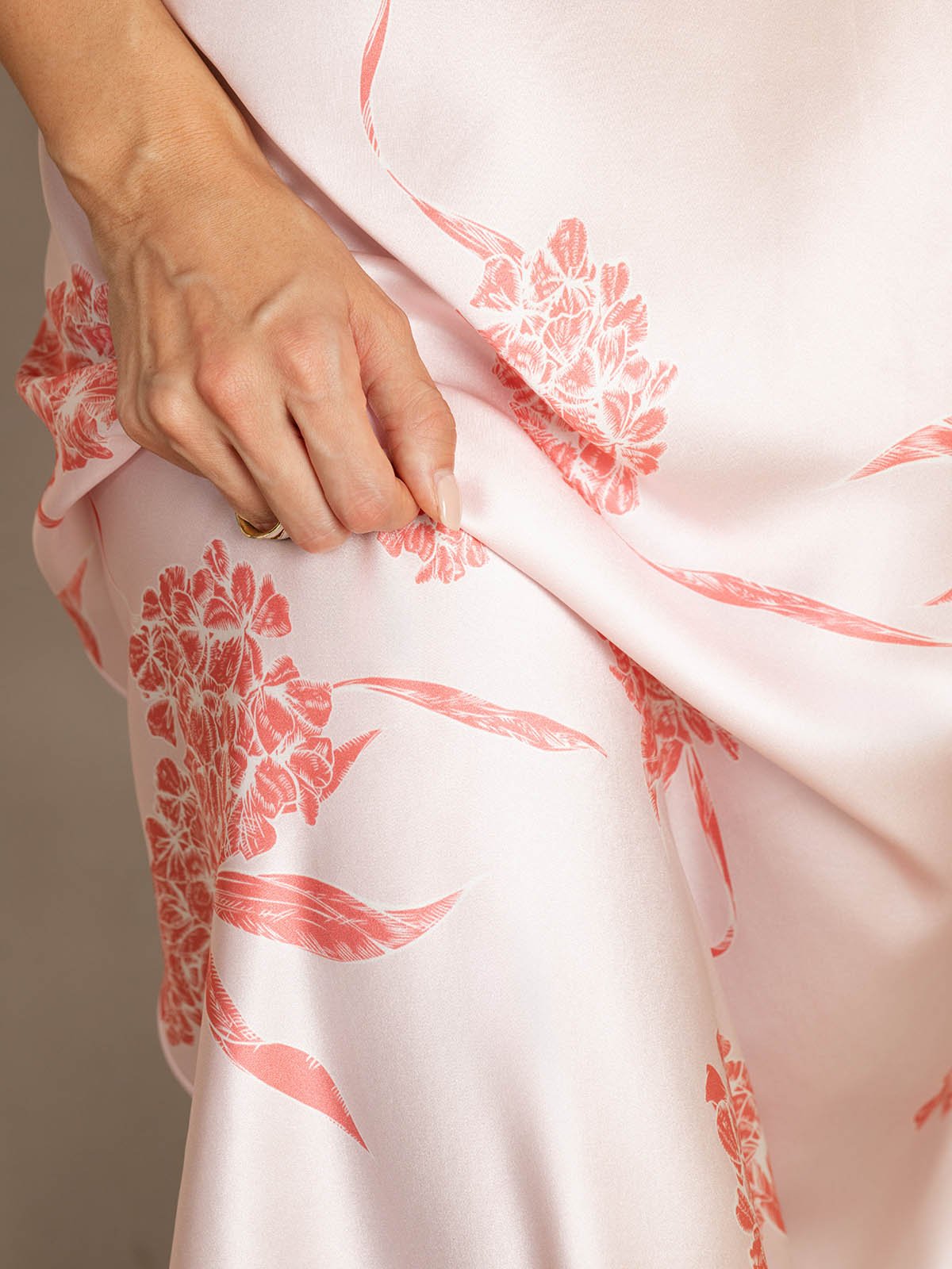 [Korallikukat] SilkSilky-FI 19Momme Dress 007