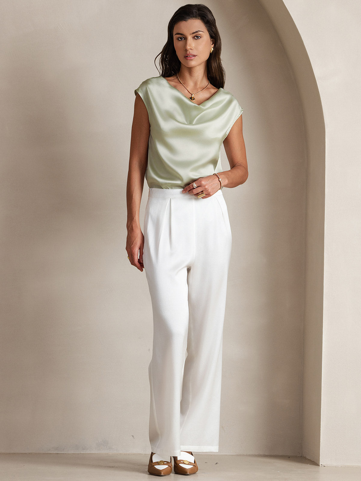 [Vaaleanvihreä] SilkSilky-FI 19Momme Silk Sleeveless Cowl Neck Naisten T-paita 007